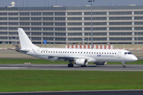 SE-RSP - ERJ-195LR (ERJ-190-200 LR) - SAS Link - BRU - 13-05-2023b