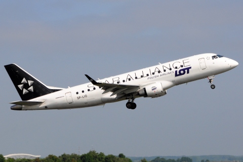 SP-LIO - ERJ-175LR (ERJ-170-200 LR) - LOT _ Polish Airlines - BRU - 01-06-2023