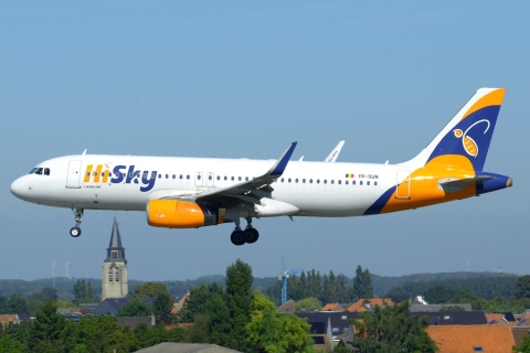 YR-SUN - A320-232(WL) - HiSky - BRU - 06-09-2023b