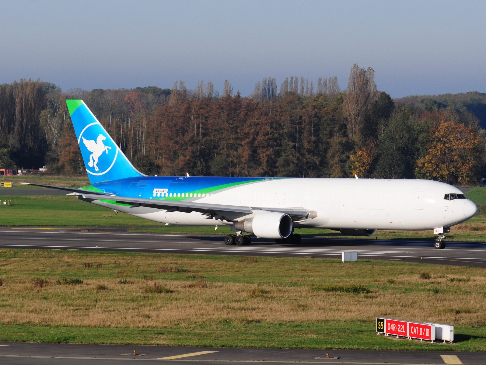 4X-IAJ - 767-3Q8(ER) - Challenge Airlines IL - LGG - 05-11-2024