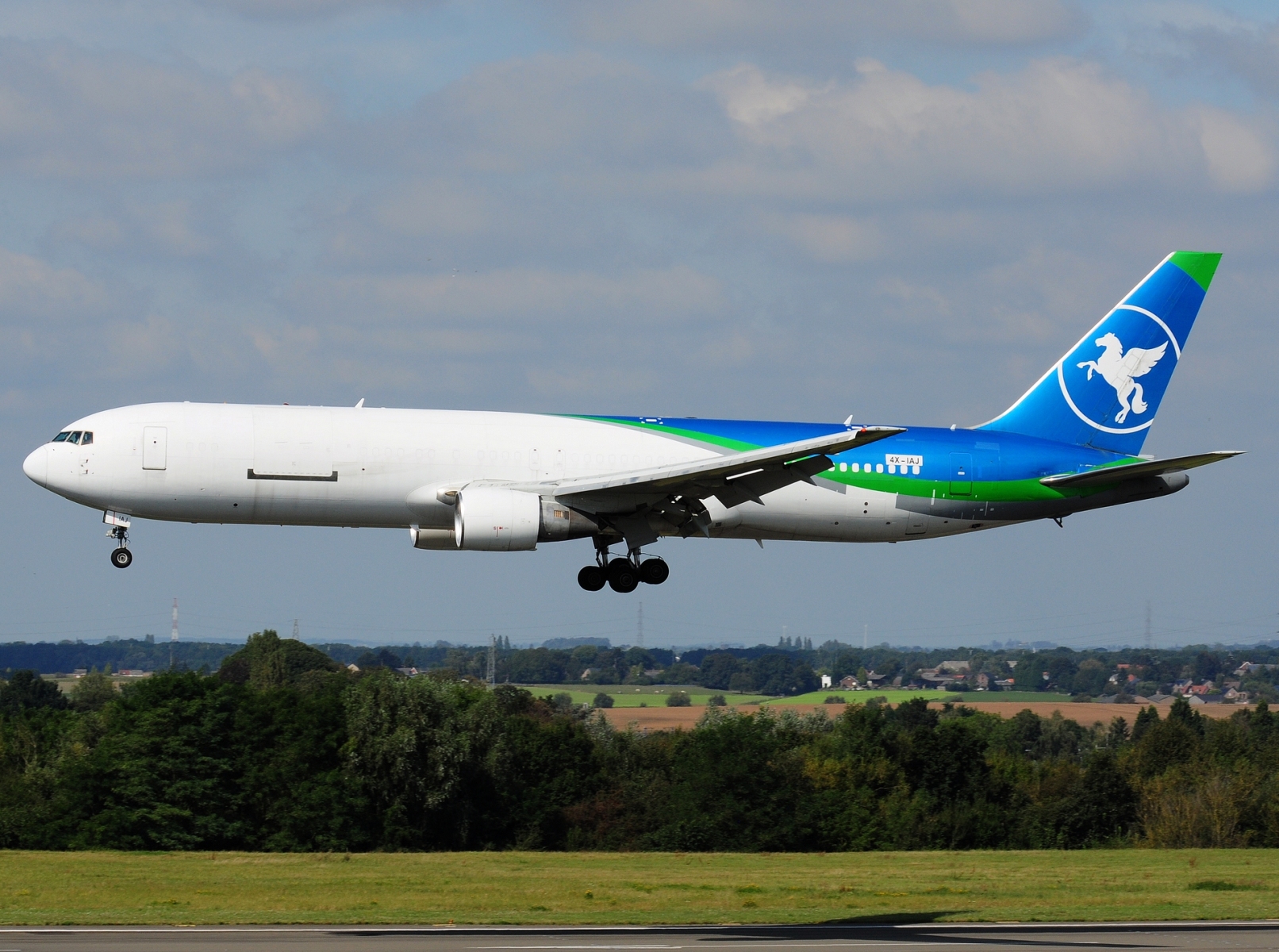 4X-IAJ - 767-3Q8(ER) - Challenge Airlines IL - LGG - 15-09-2024
