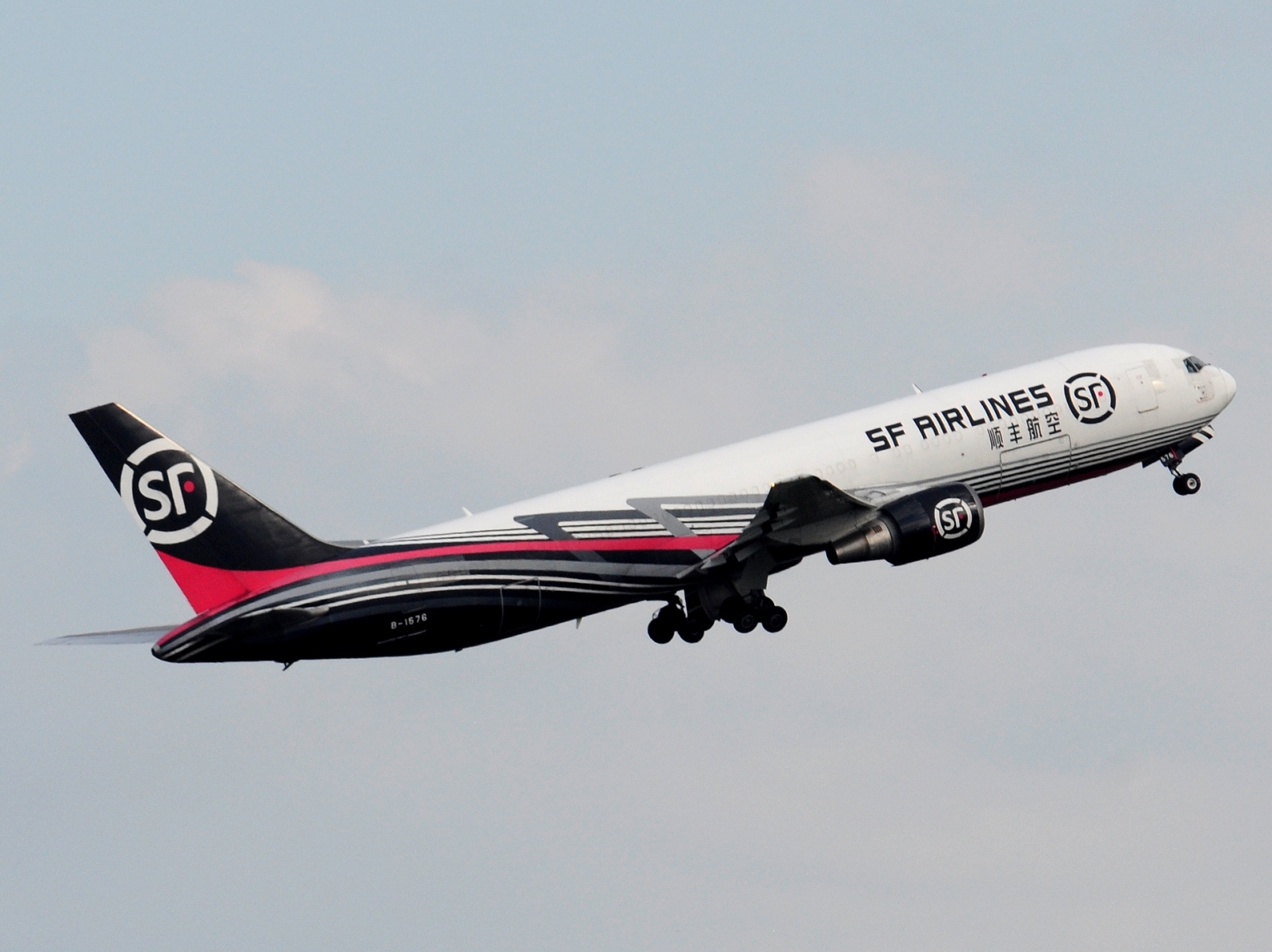 B-1576 - 767-338(ER) - SF Airlines (ShunFeng Airlines) - LGG - 06-06-2024