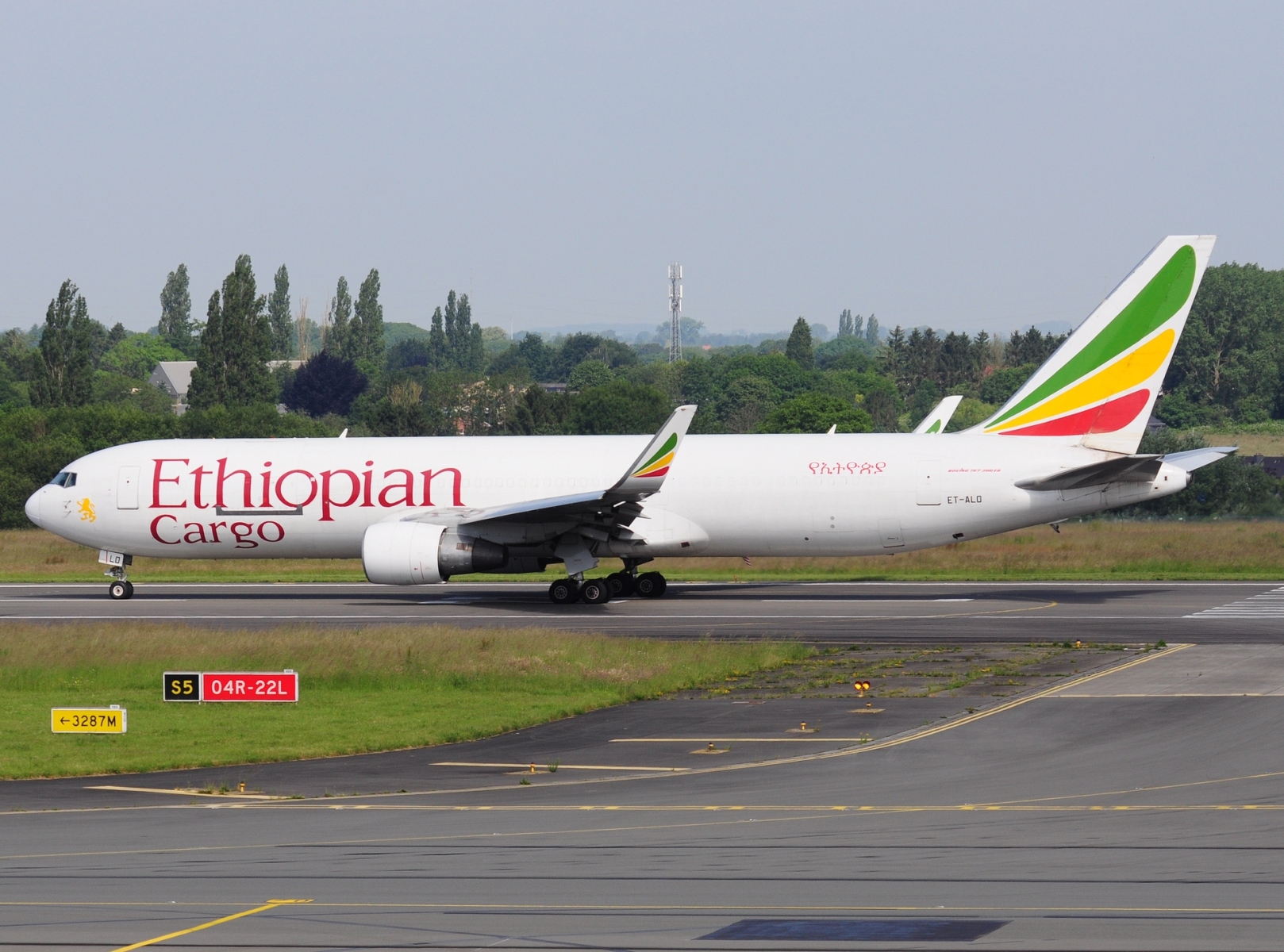 ET-ALO - 767-360(ER) - Ethiopian Airlines - LGG - 06-06-2024b