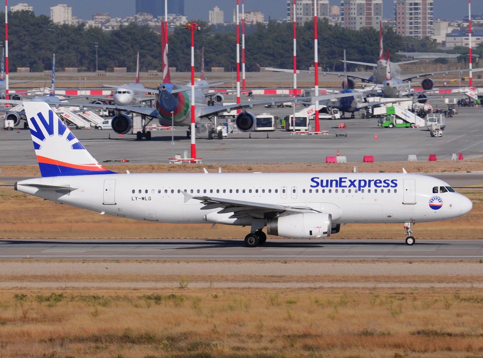 LY-MLG - A320-232 - SunExpress - AYT - 16-06-2024
