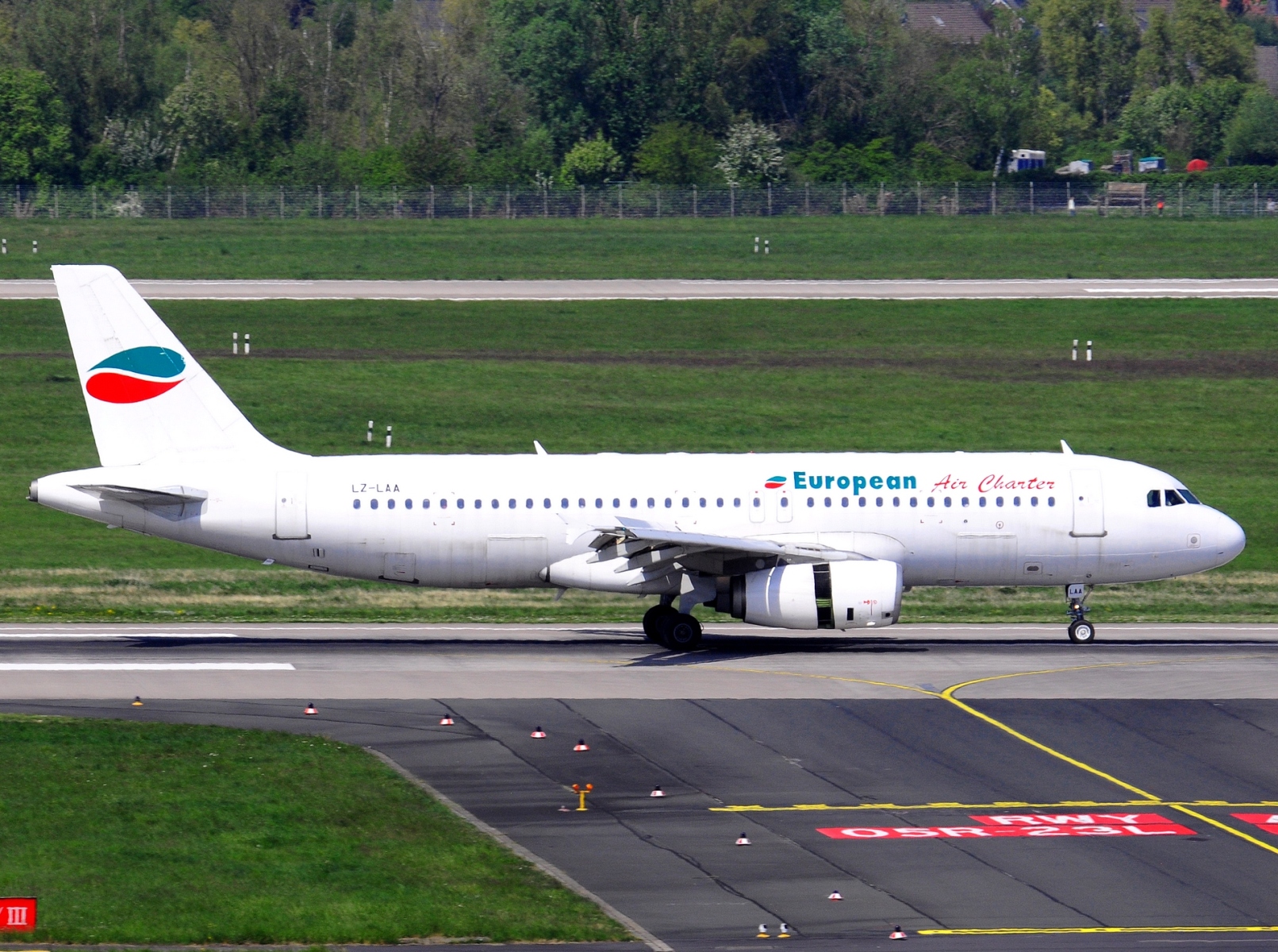 LZ-LAA - A320-231 - European Air Charter - DUS - 24-04-2024