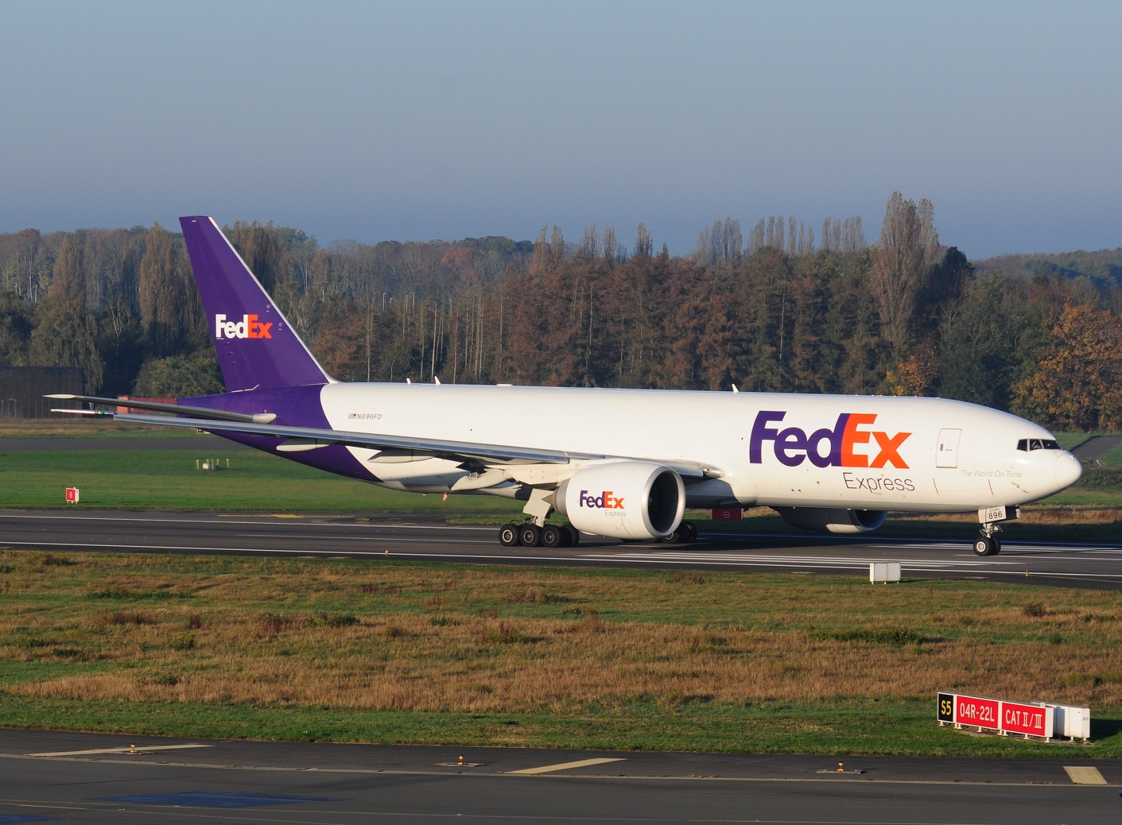 N896FD - 777-FS2 - Federal Express (FedEx) - LGG - 05-11-2024