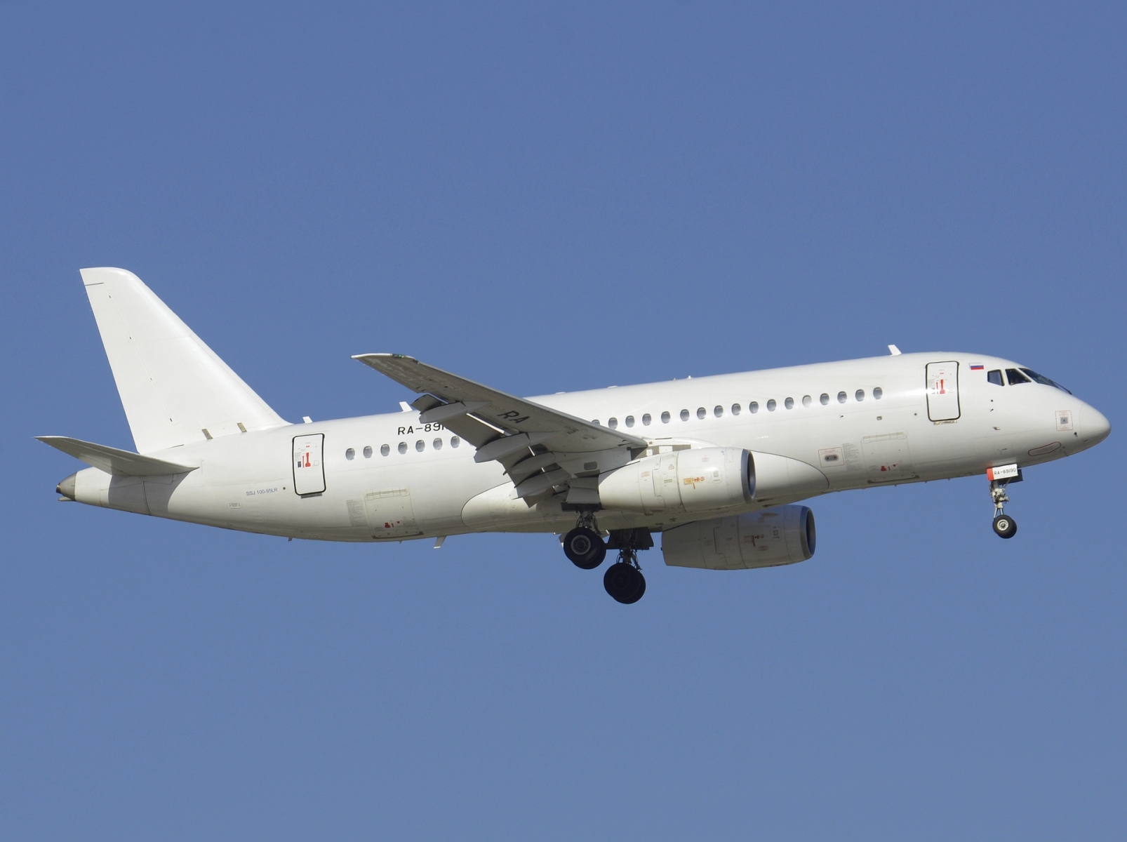 RA-89190 - Superjet 100-95LR - Red Wings - AYT - 15-06-2024b