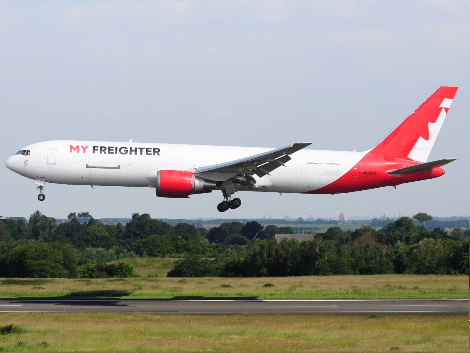 UK67015 - 767-38E(ER) - My Freighter Airlines - LGG - 06-06-2024