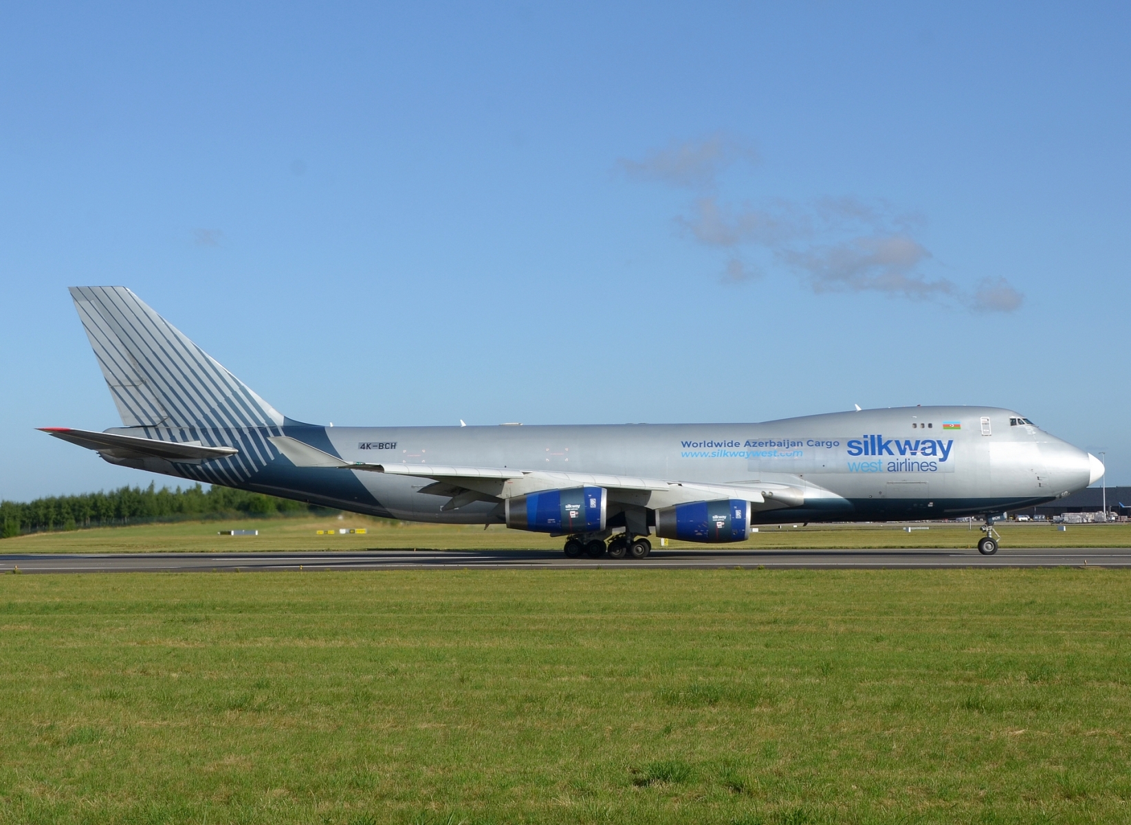 4K-BCH - 747-467F - Silk Way West Airlines - LGG - 03-07-2025b