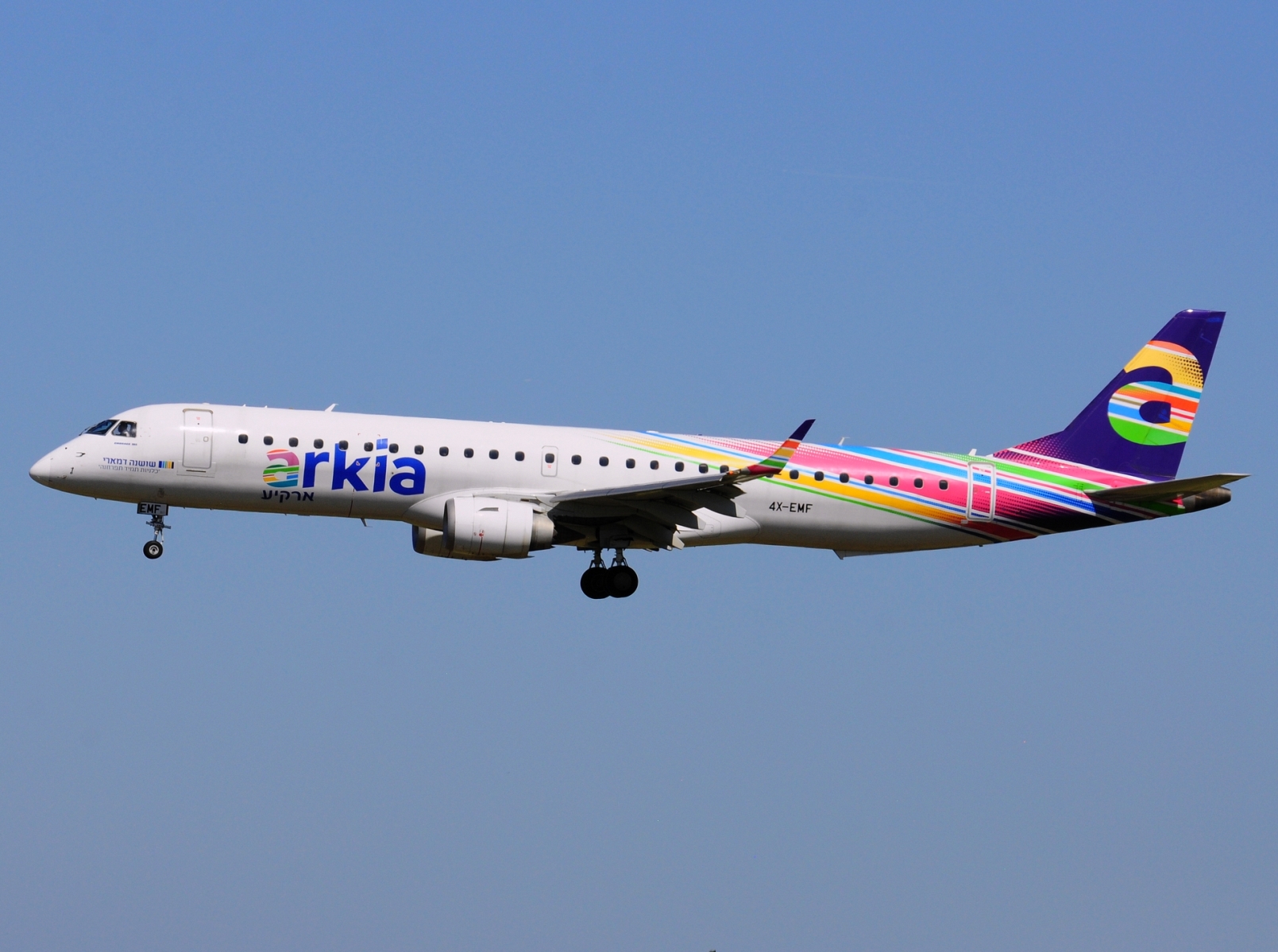 4X-EMF - ERJ-195AR (ERJ-190-200 IGW) - Arkia _ Israeli Airlines - VIE - 25-06-2025