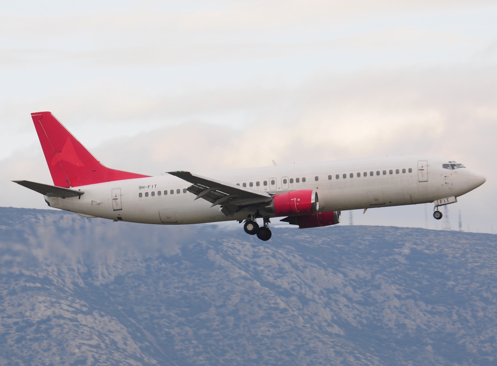 9H-FIT - 737-4YO - 4 Airways - ATH - 03-04-2025