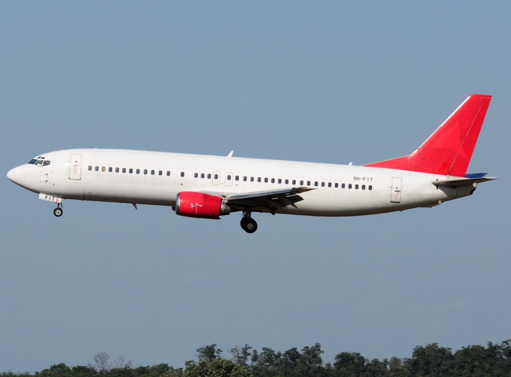 9H-FIT - 737-4YO - 4 Airways - VIE - 25-06-2025
