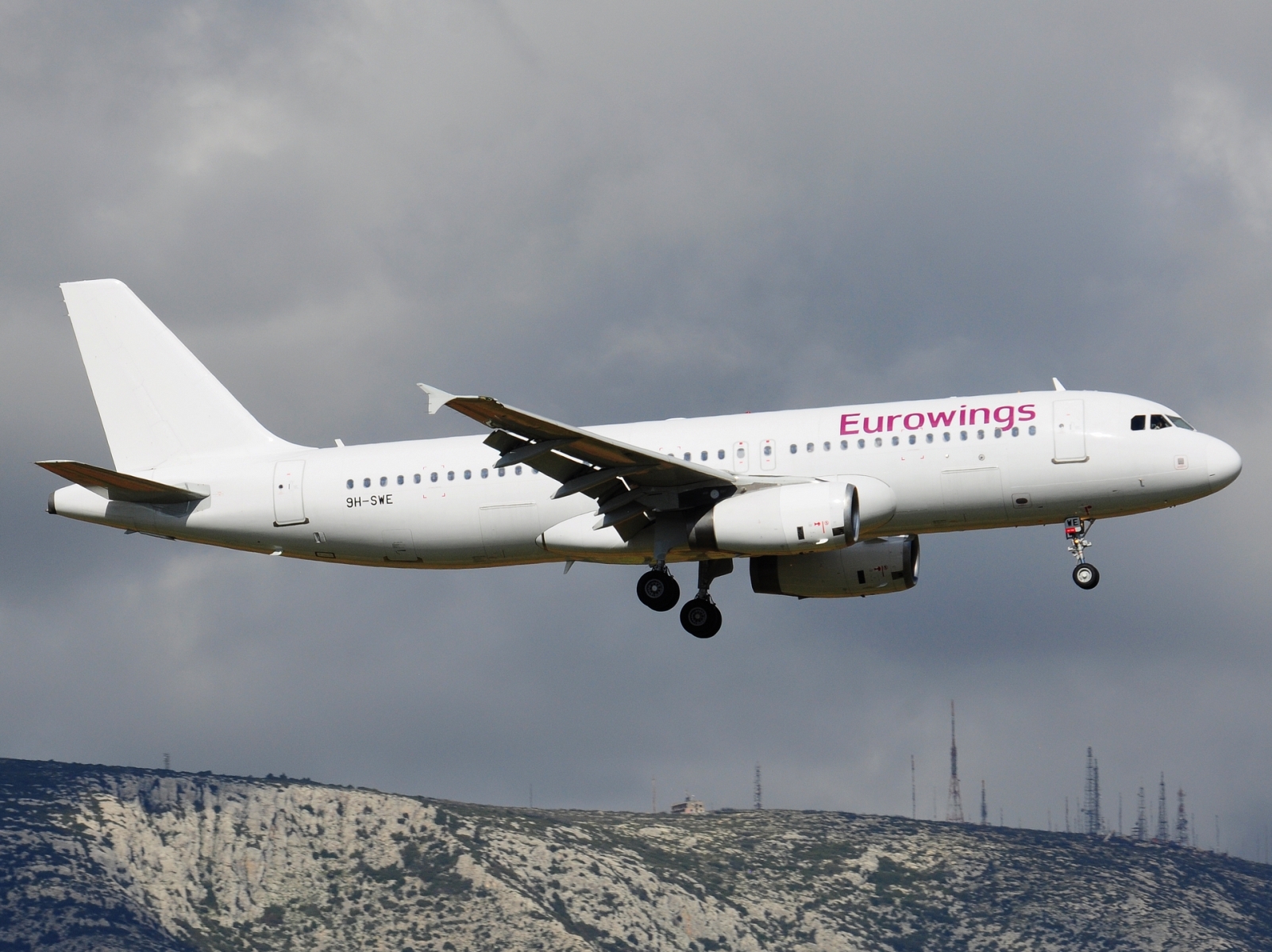 9H-SWE - A320-232 - Eurowings - ATH - 03-04-2025