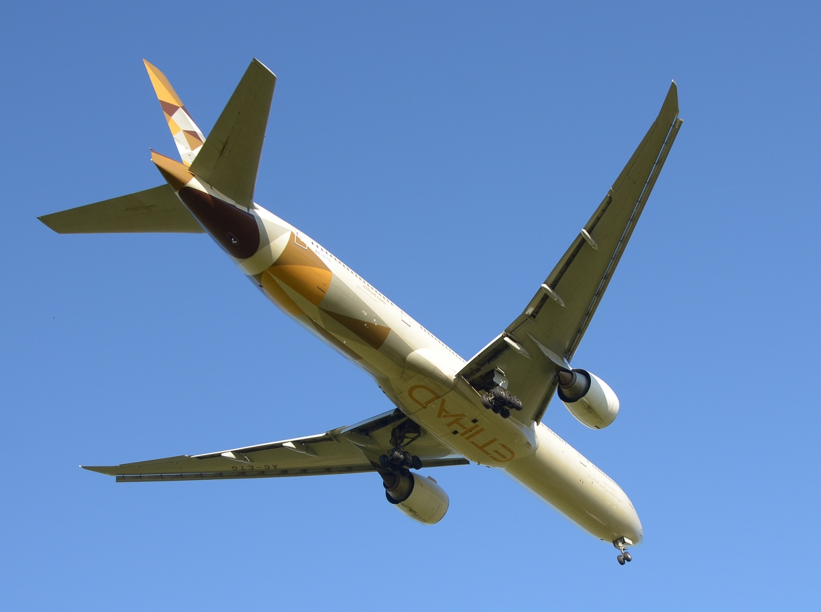 A6-ETG - 777-3FX(ER) - Etihad Airways - VIE - 25-06-2025