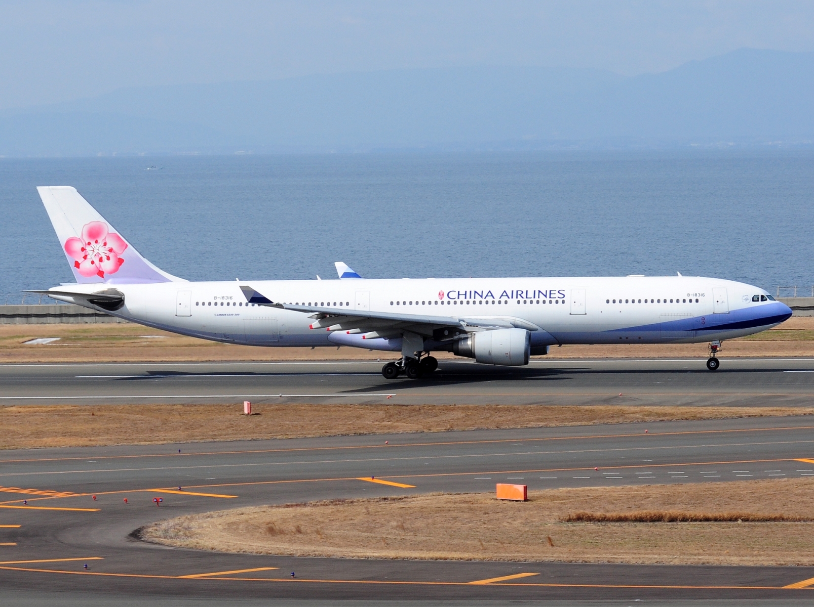 B-18316 - A330-302 - China Airlines - NGO - 18-03-2025