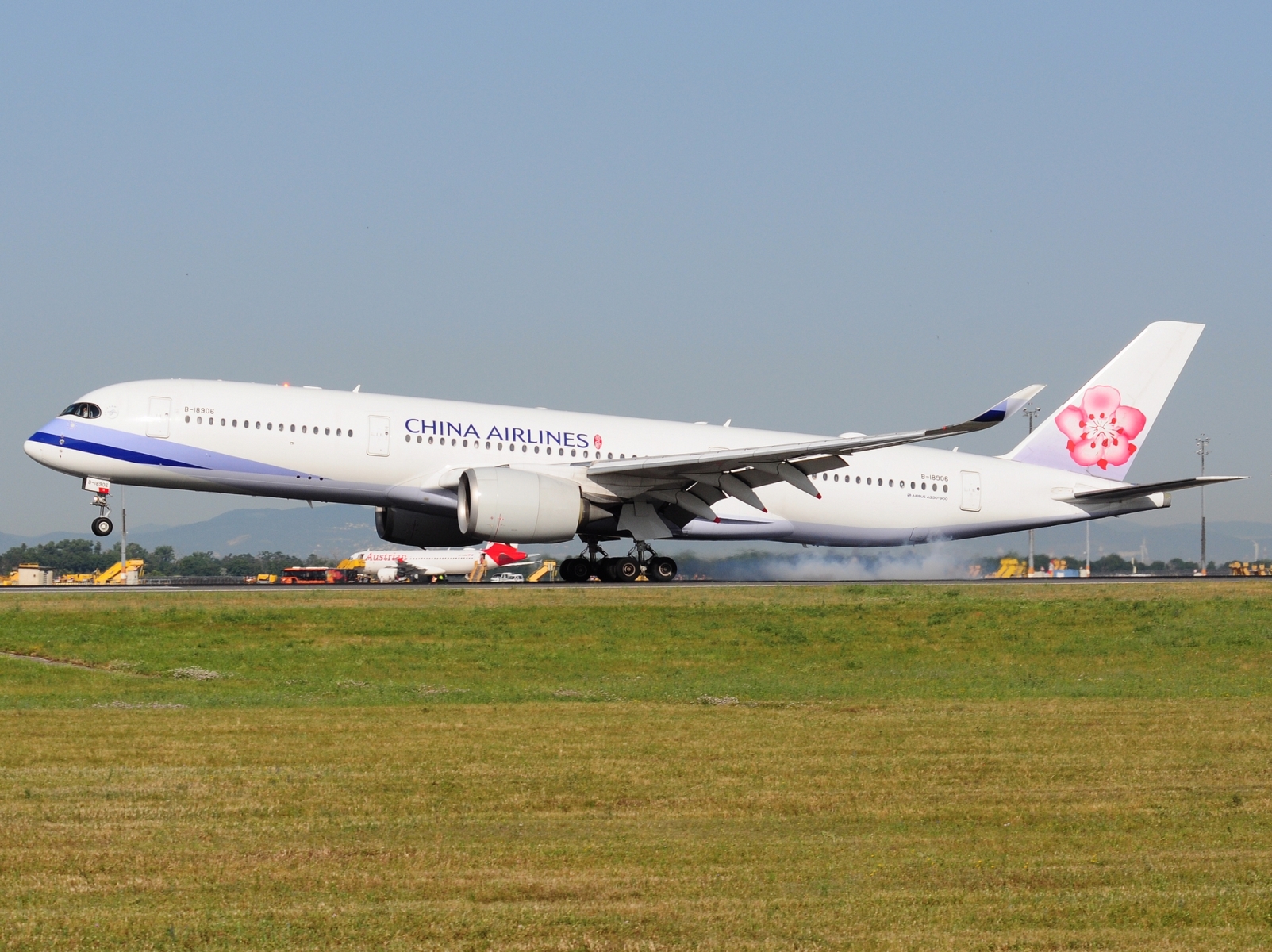 B-18906 - A350-941 - China Airlines - VIE - 26-06-2025