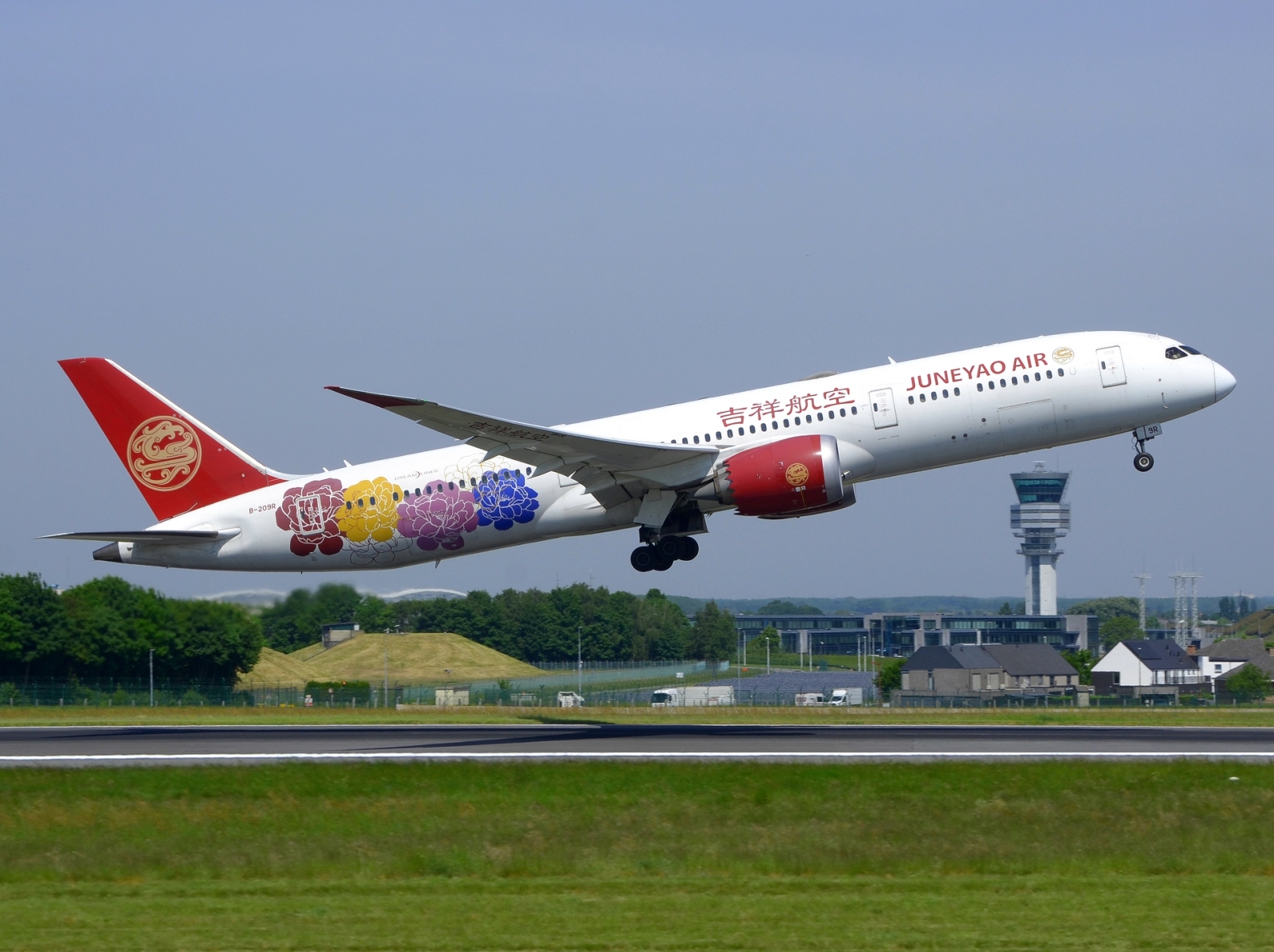 B-209R - B787-9 - Juneyao Airlines - BRU - 14-05-2025