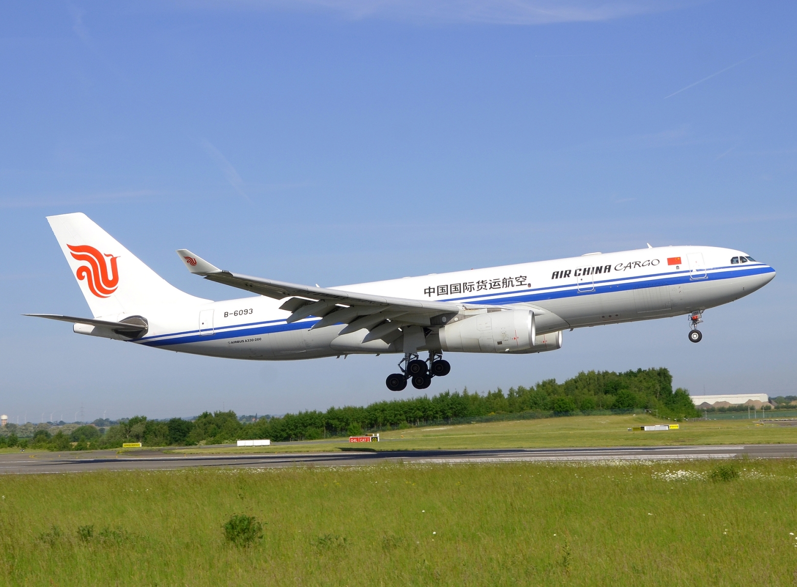 B-6092 - A330-243 - Air China - LGG - 20-05-2025