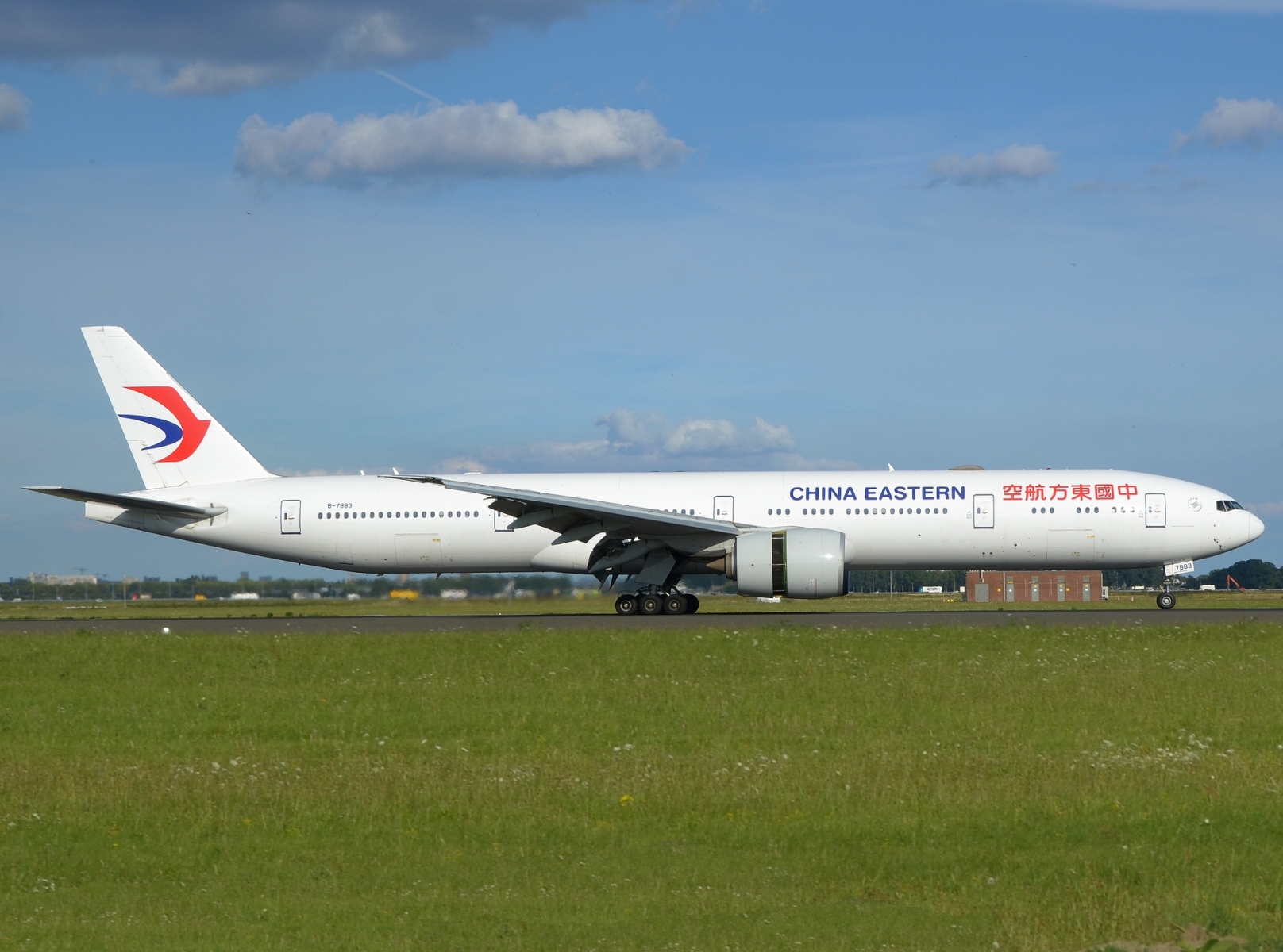 B-7883 - 777-39P(ER) - China Eastern Airlines - AMS - 25-08-2025