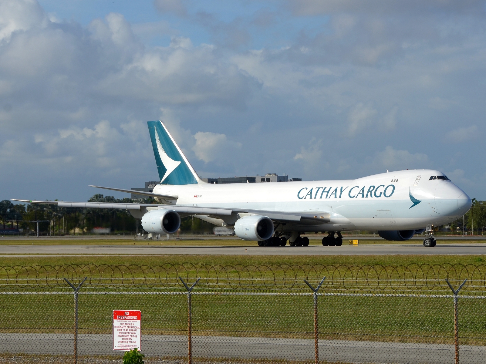 B-LJK - 747-867F - Cathay Pacific Airways - MIA - 26-11-2025