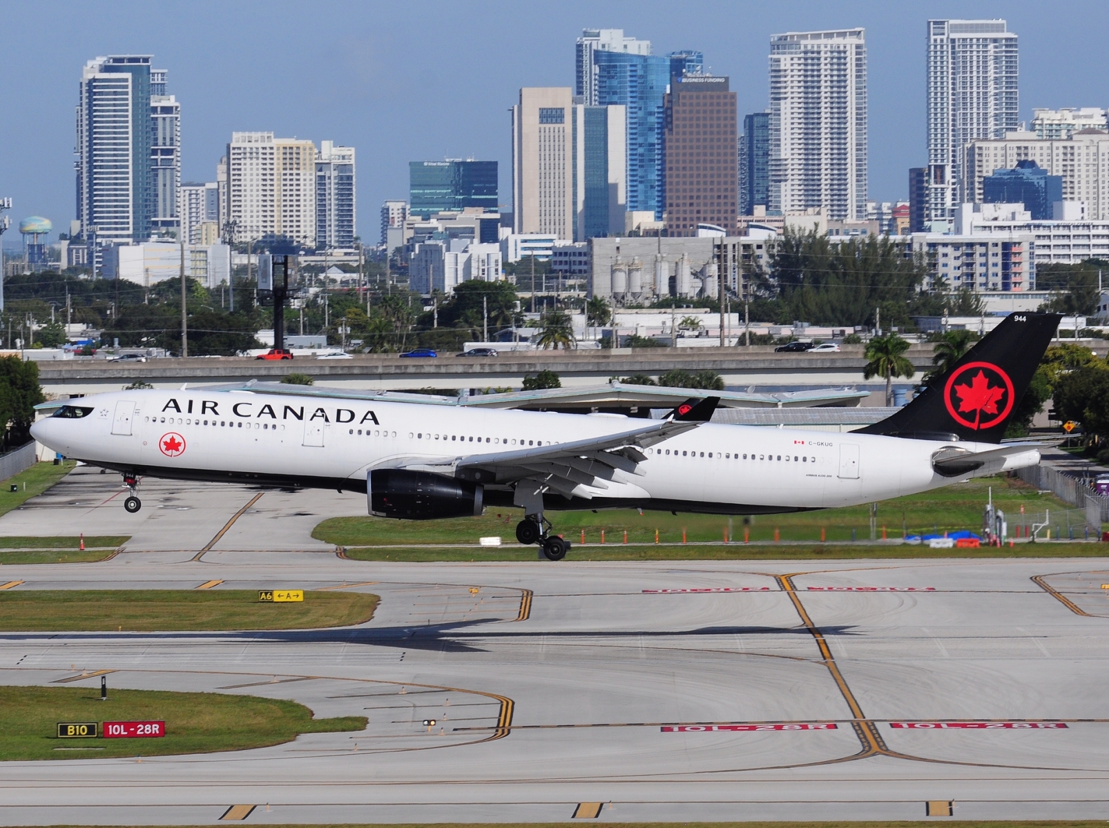 C-GKUG - A330-343 - Air Canada - FLL - 27-11-2025