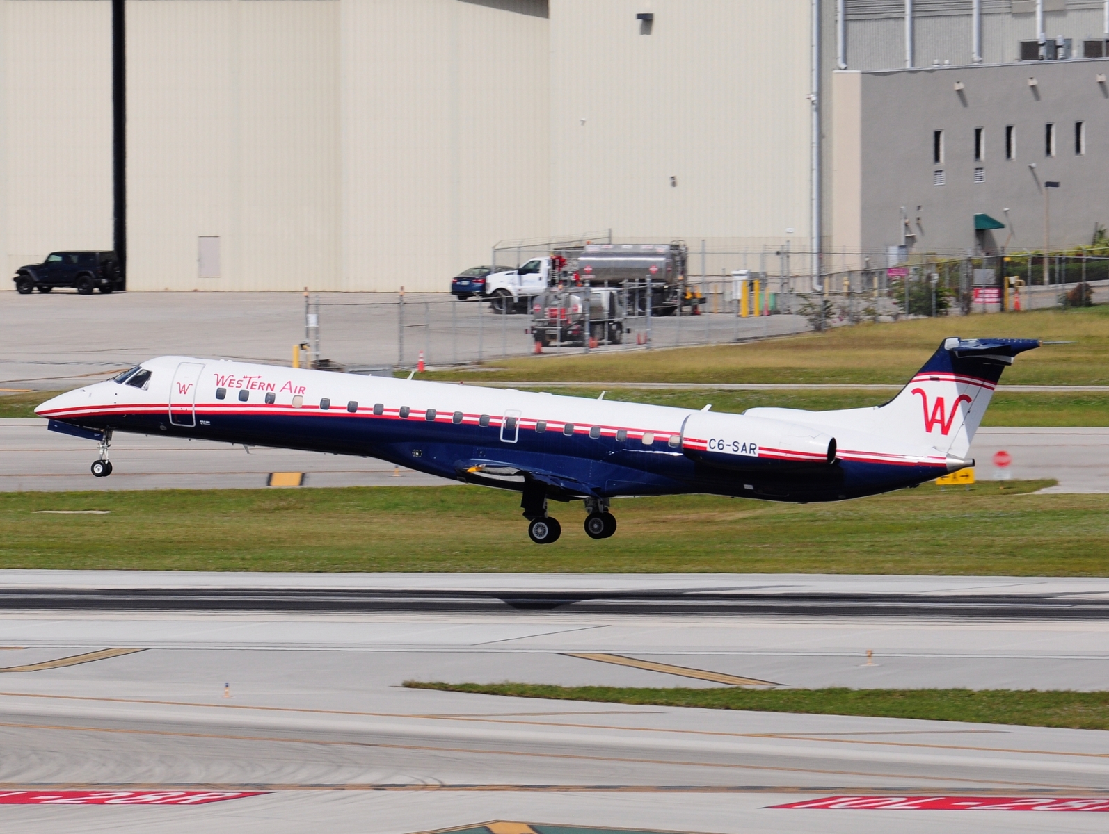 C6-SAR - ERJ-145LR - Western Air - FLL - 27-11-2025