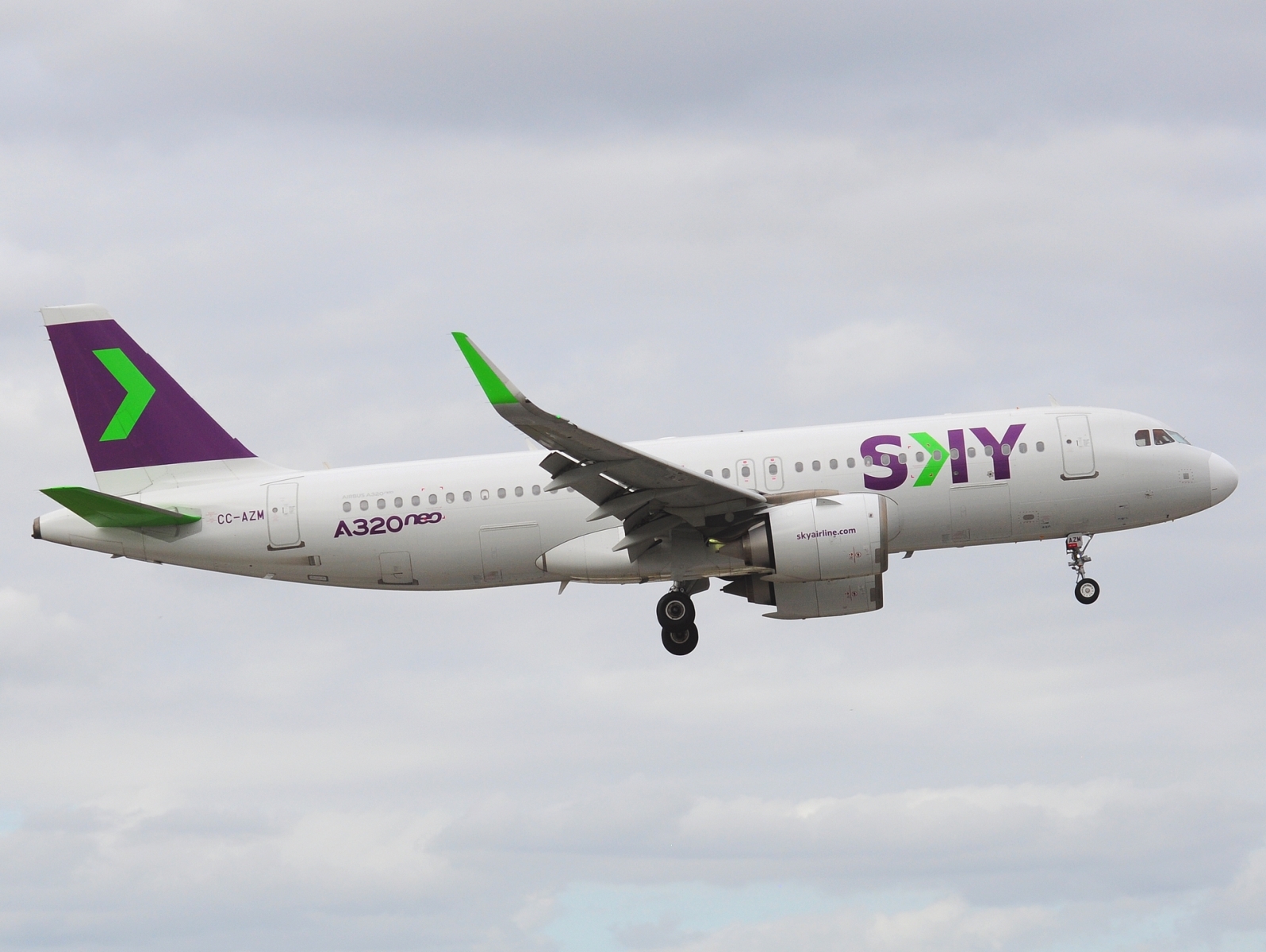 CC-AZM - A320-251N(WL) - Sky Airline - MIA - 28-11-2025