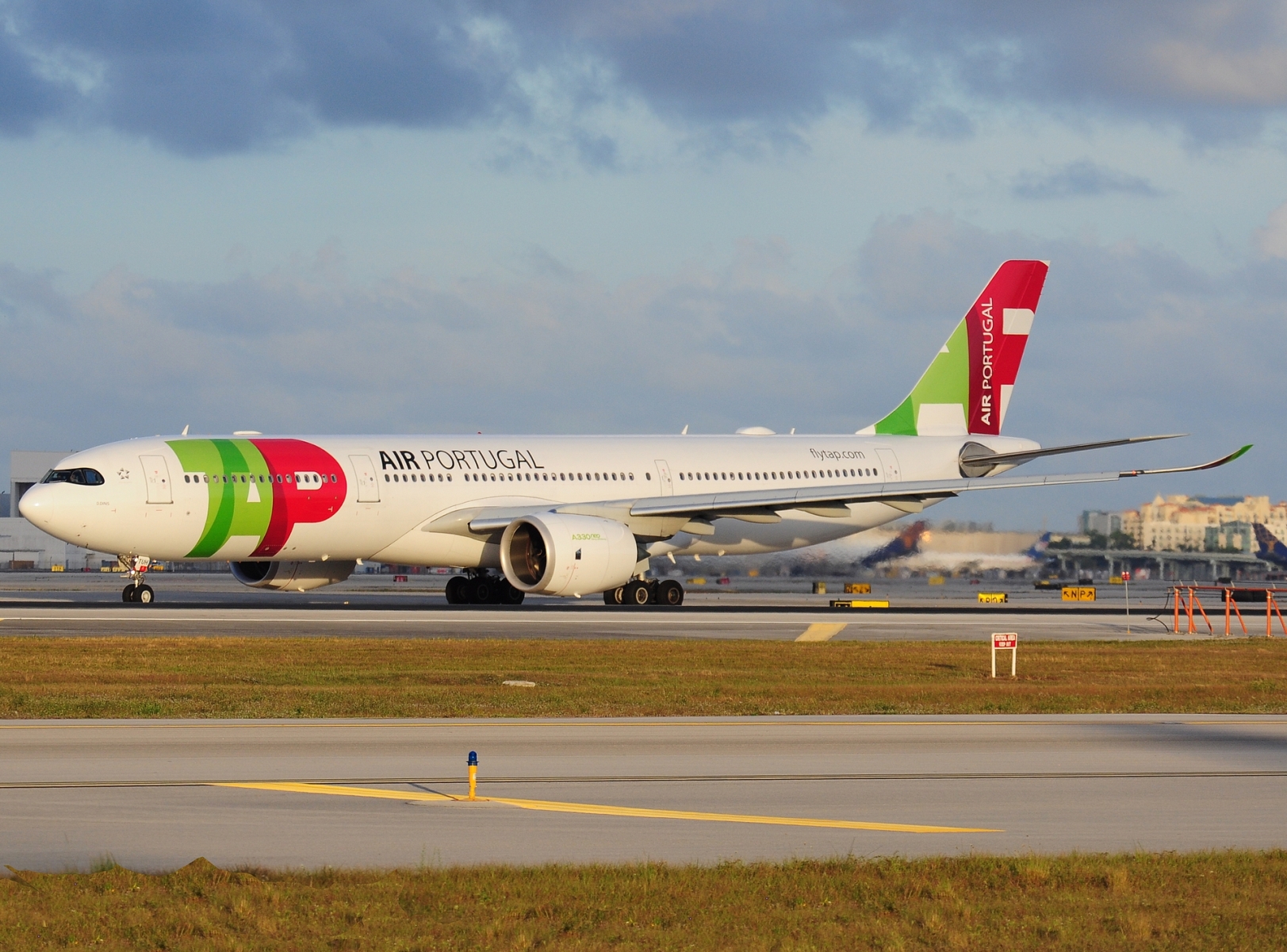 CS-TUH - A330-941 - TAP _ Air Portugal - MIA - 27-11-2025