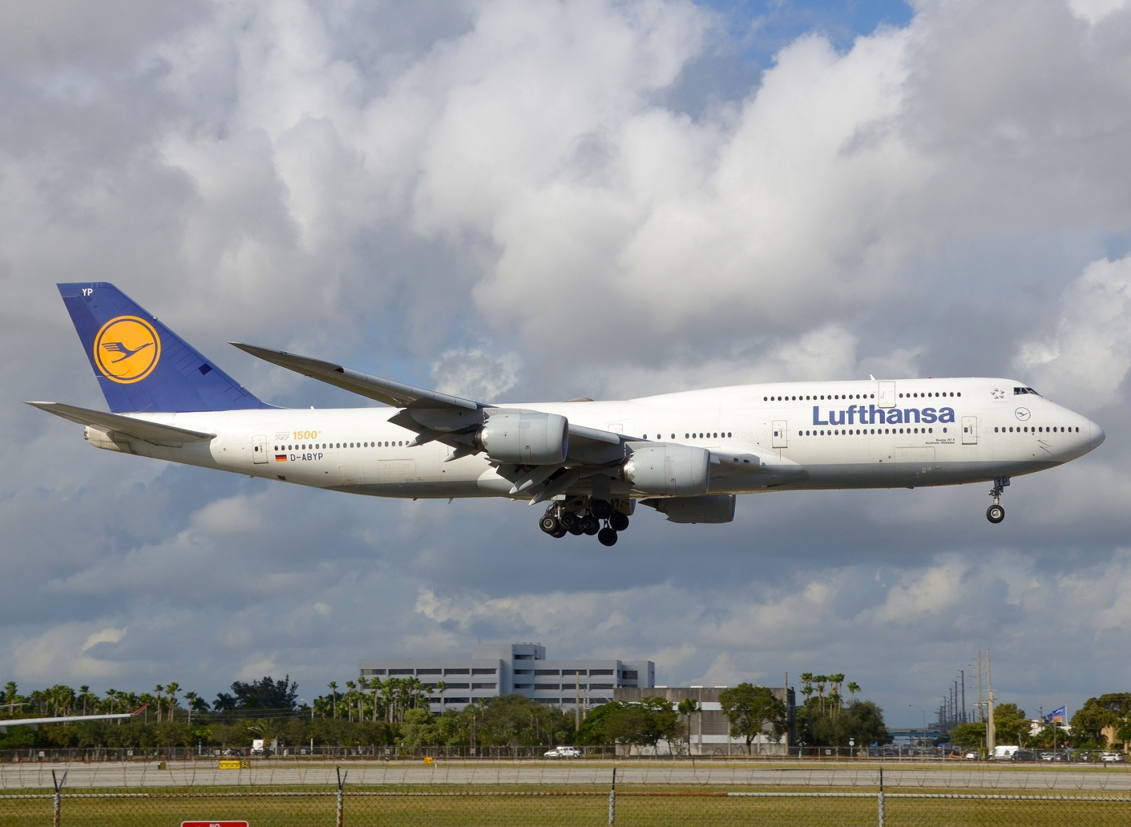 D-ABYP - 747-830 - Lufthansa - MIA - 26-11-2025