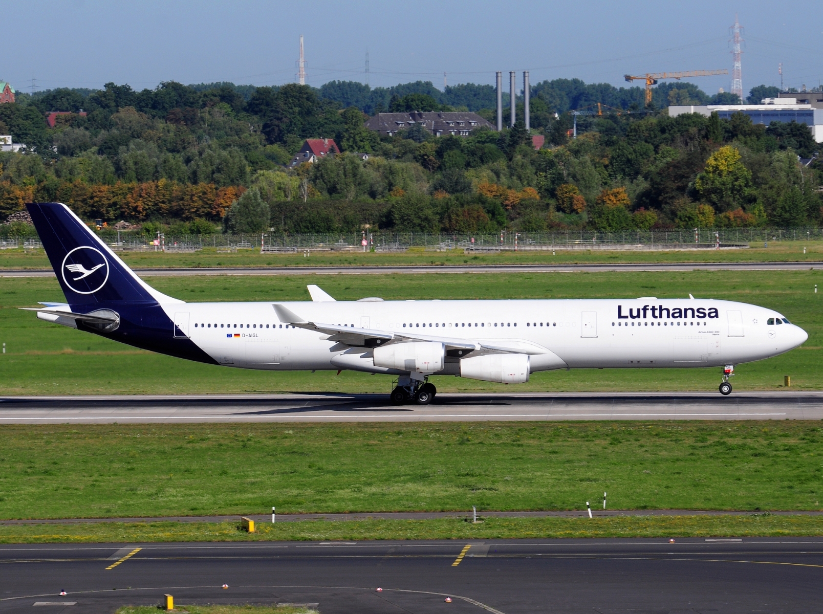 D-AIGL - A340-313 - Lufthansa - DUS - 19-08-2025