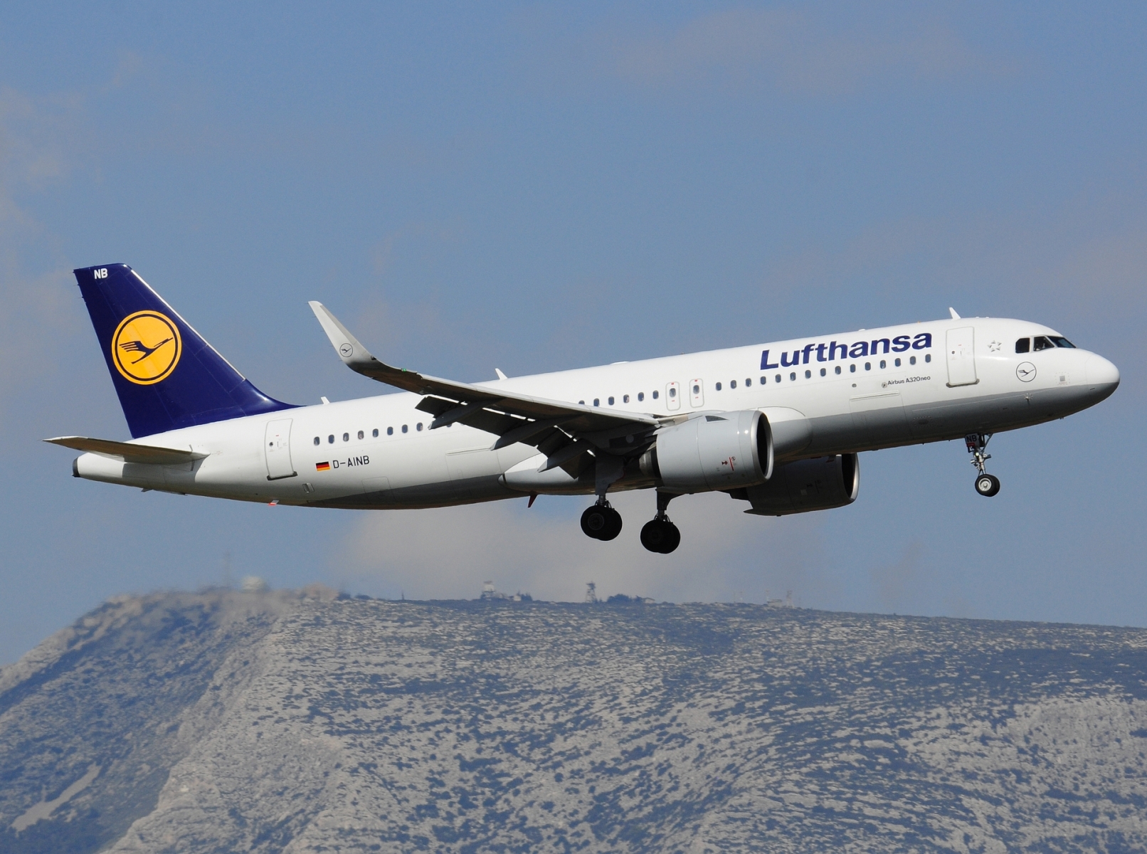 D-AINB - A320-271N(WL) - Lufthansa - ATH - 01-04-2025
