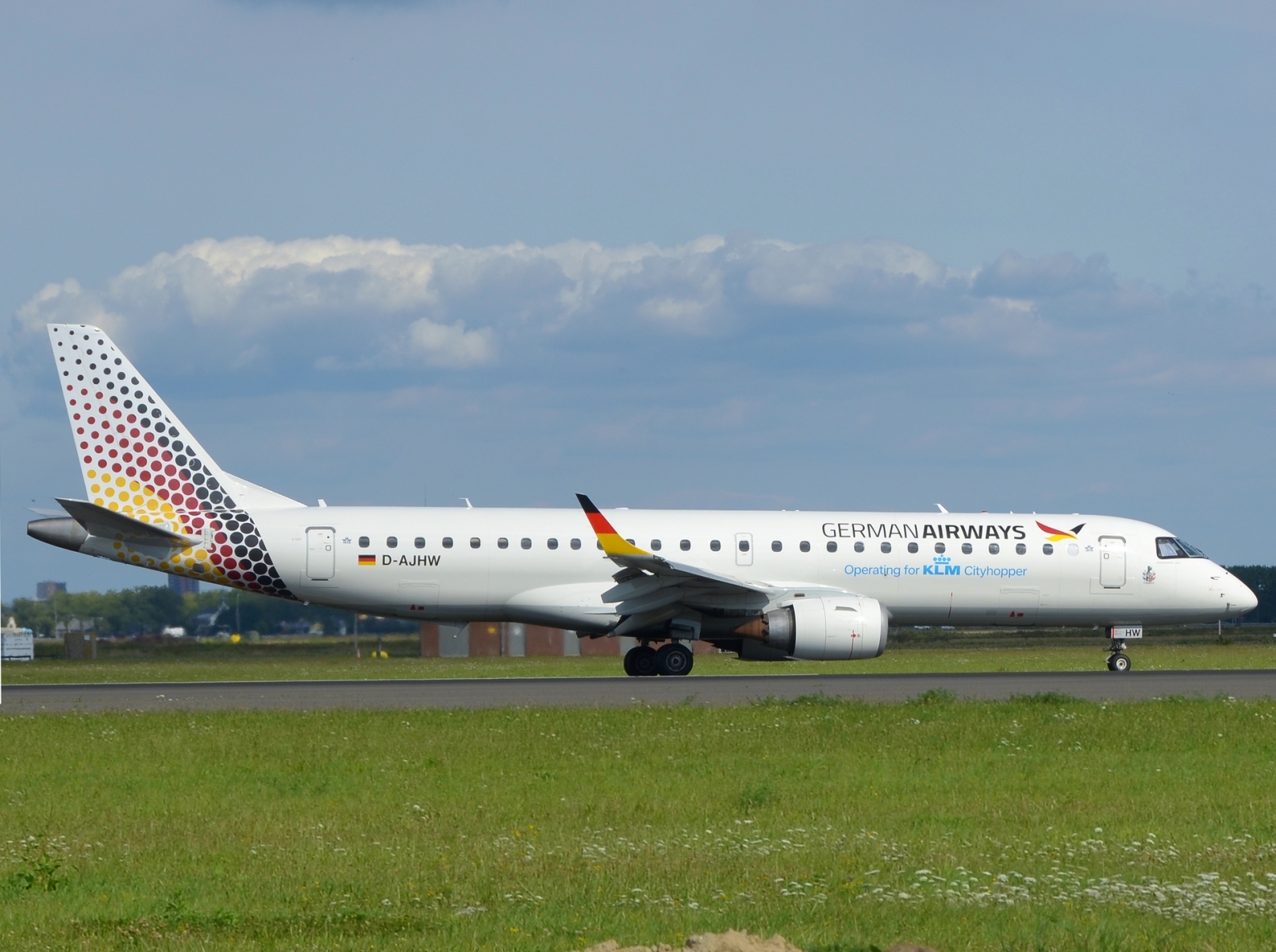 D-AJHW - ERJ-190LR (ERJ-190-100 LR) - German Airways - AMS - 25-08-2025