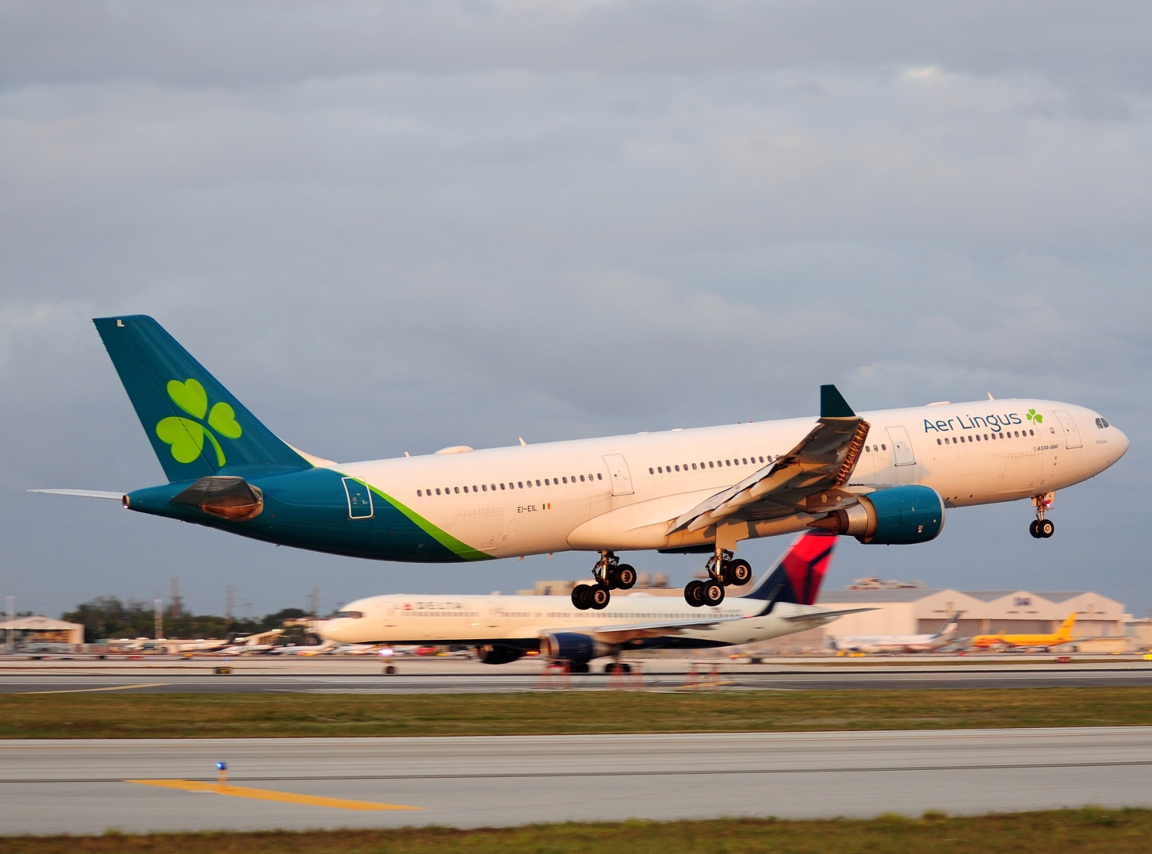 EI-EIL _ A330-302 _ Aer Lingus _ MIA _ KMIA _ 29-11-2025