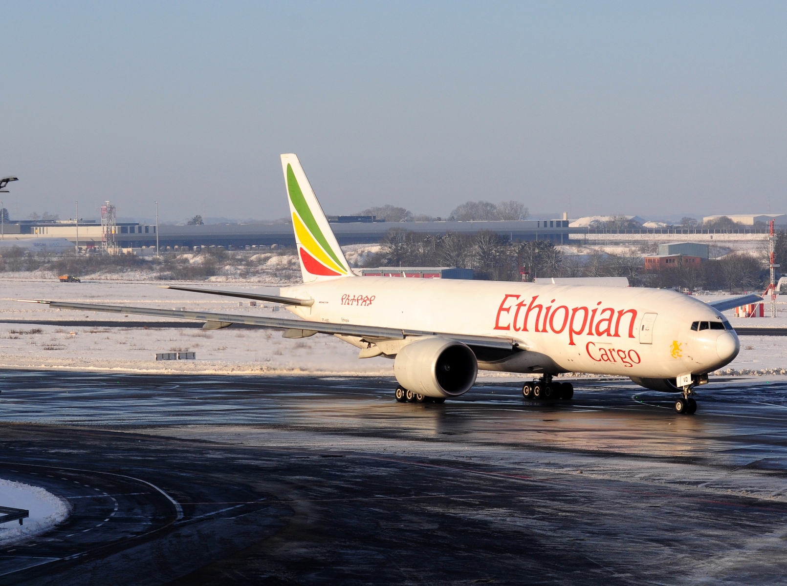 ET-AVQ - B777-FDZ - Ethiopian Ailrines Cargo - LGG - 10-01-2025b