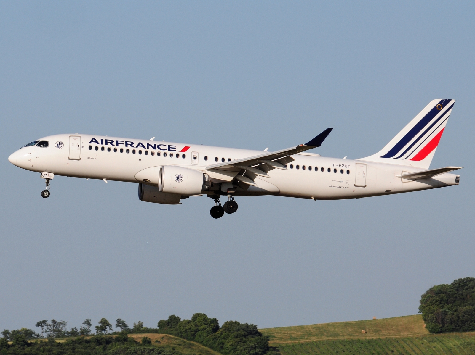 F-HZUT - A220-300 - Air France - VIE - 25-06-2025