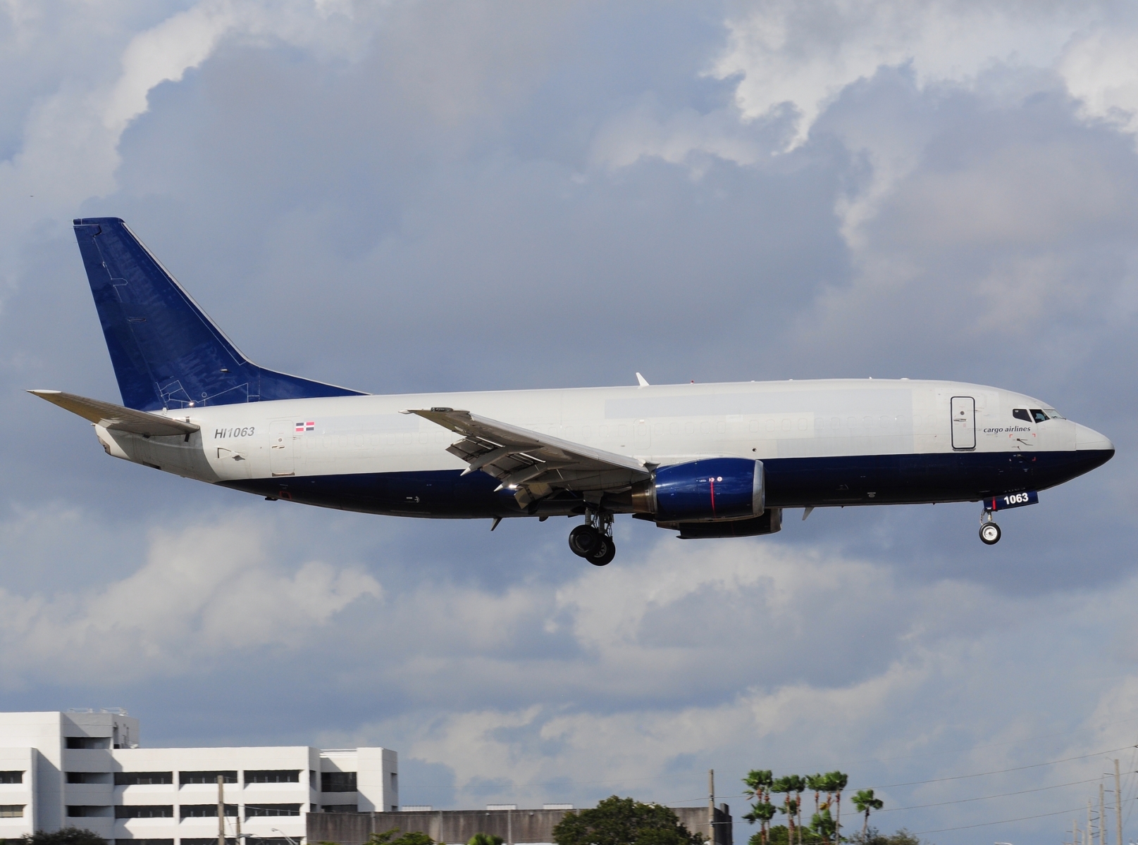 HI1063 - 737-301 - Sky High - MIA - 26-11-2025c