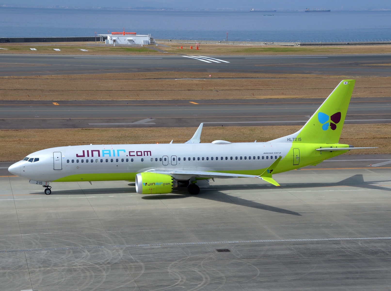 HL7215 - 737-8 MAX - Jin Air - NGO - 18-03-2025