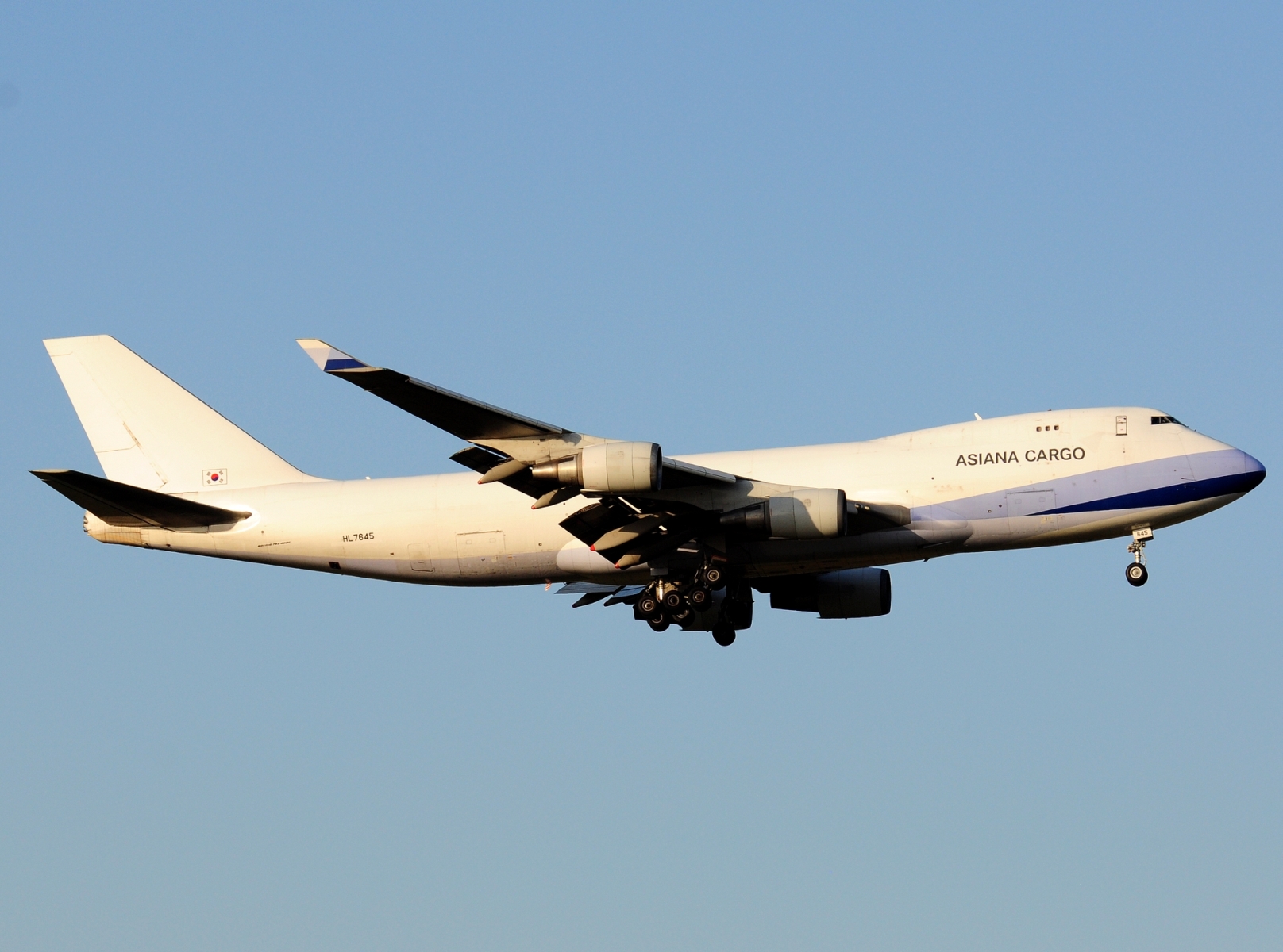 HL7645 - 747-409F - Asiana Airlines - VIE - 26-06-2025