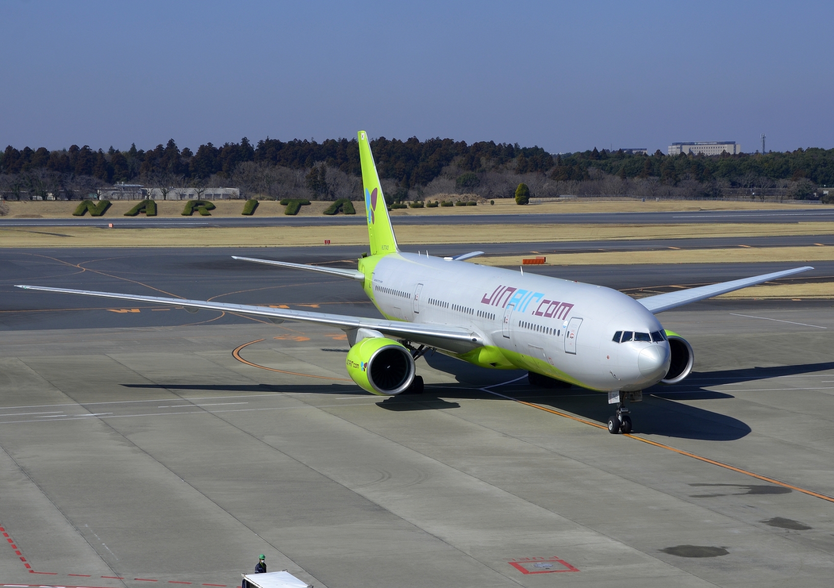 HL7743 - 777-2B5(ER) - Jin Air - NRT - 21-03-2025b