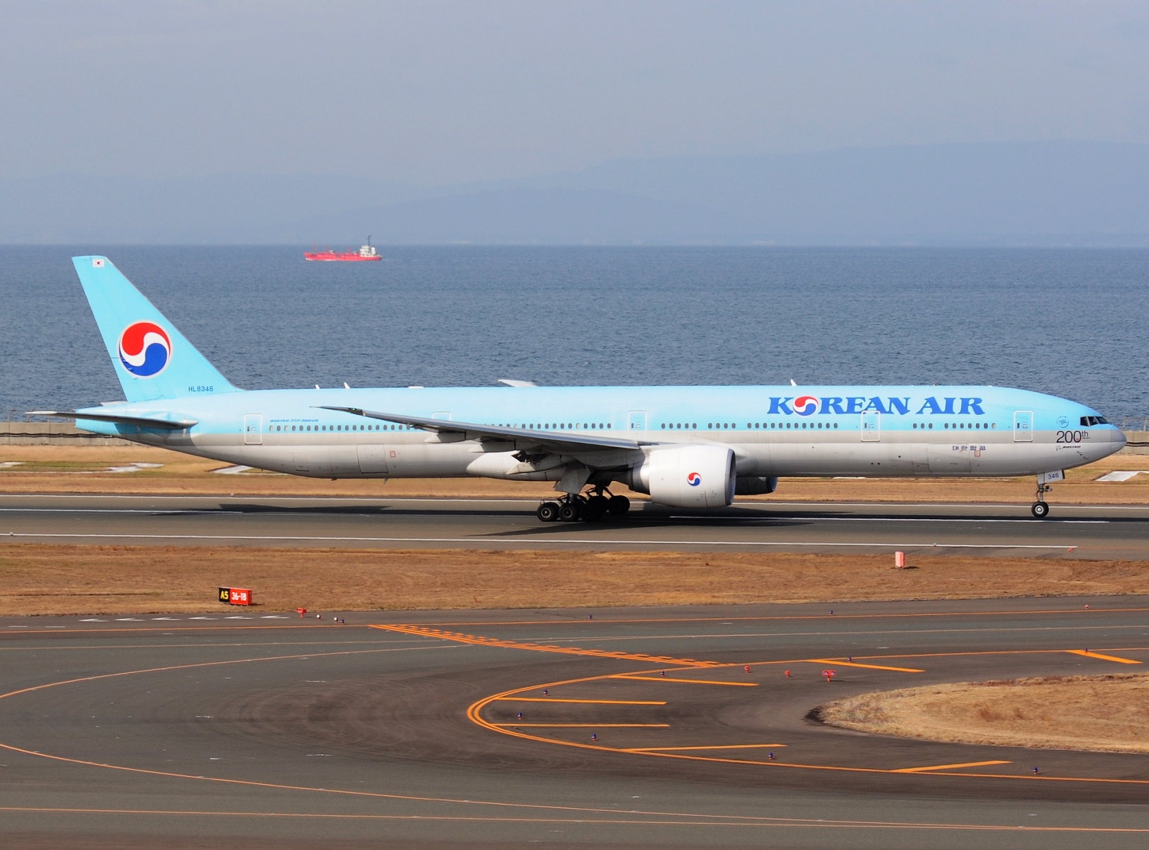 HL8346 - 777-3B5(ER) - Korean Air Lines - NGO - 18-03-2025