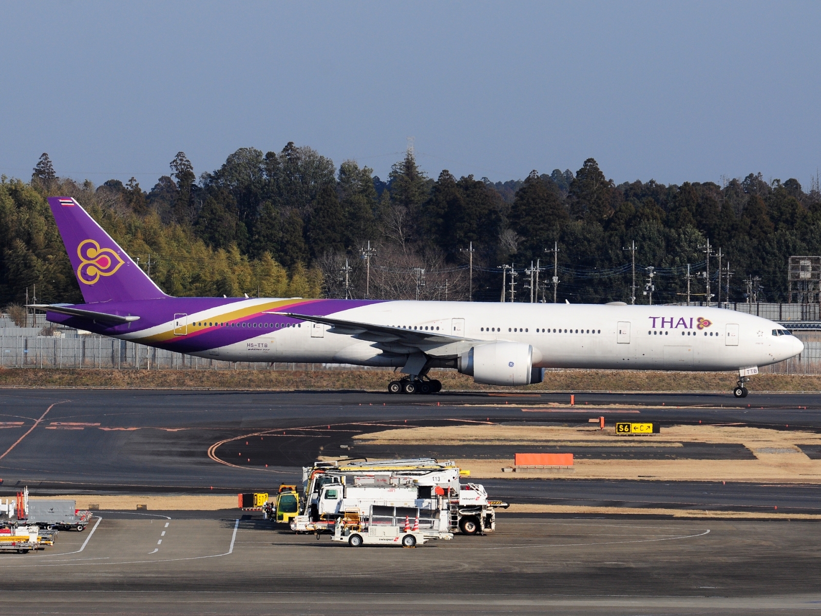 HS-TTB - 777-3D7(ER) - Thai Airways International - NRT - 21-03-2025