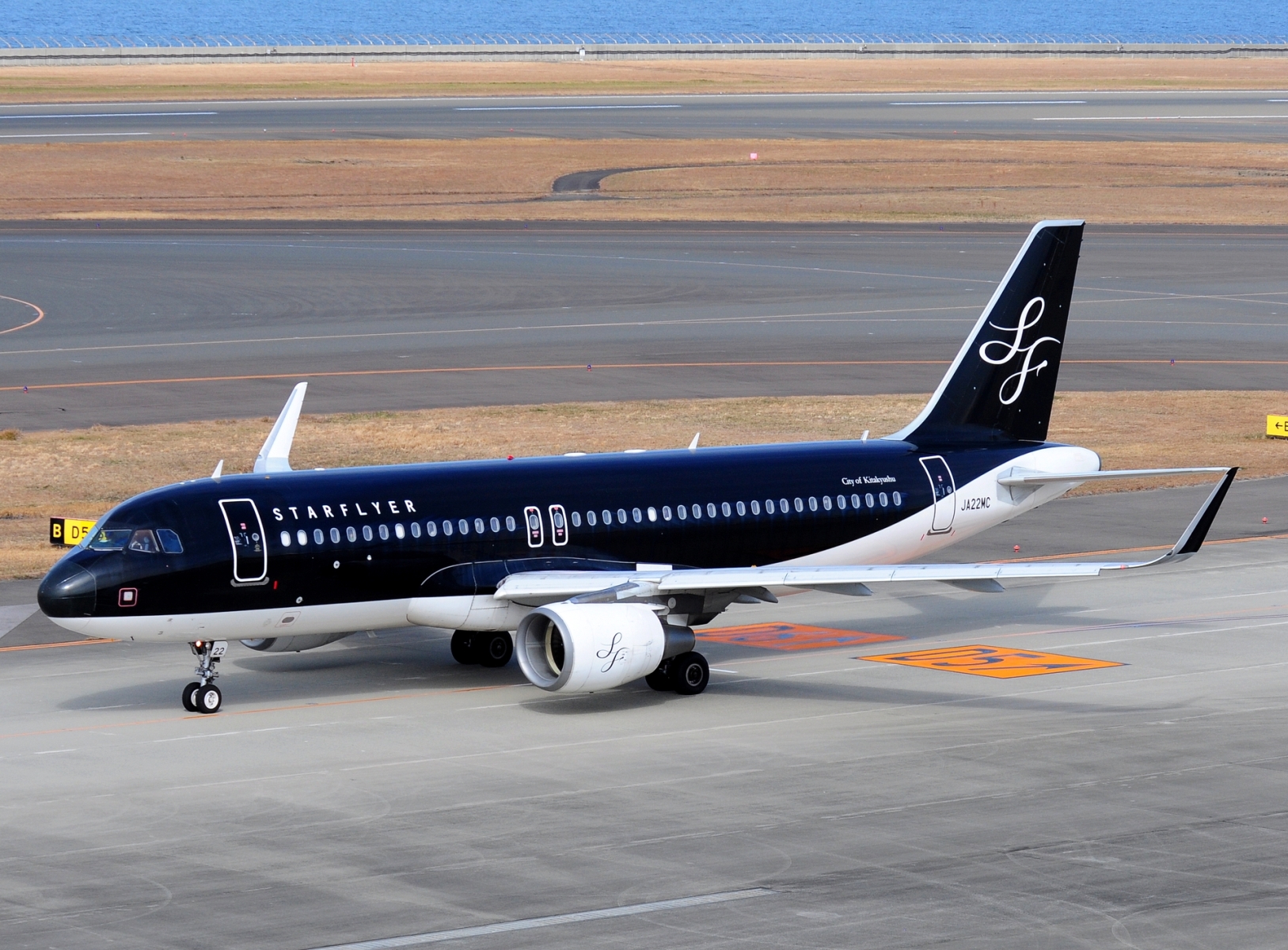 JA22MC - A320-214(WL) - Star Flyer - NGO - 18-03-2025b