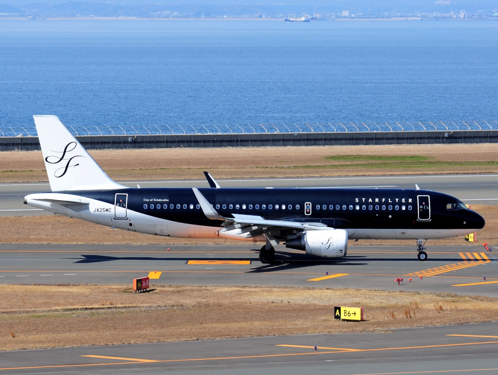 JA25MC - A320-214(WL) - Star Flyer - NGO - 18-03-2025