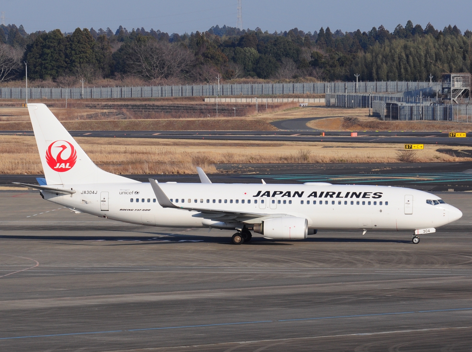 JA304J - 737-846(WL) - Japan Airlines - NRT - 21-03-2025