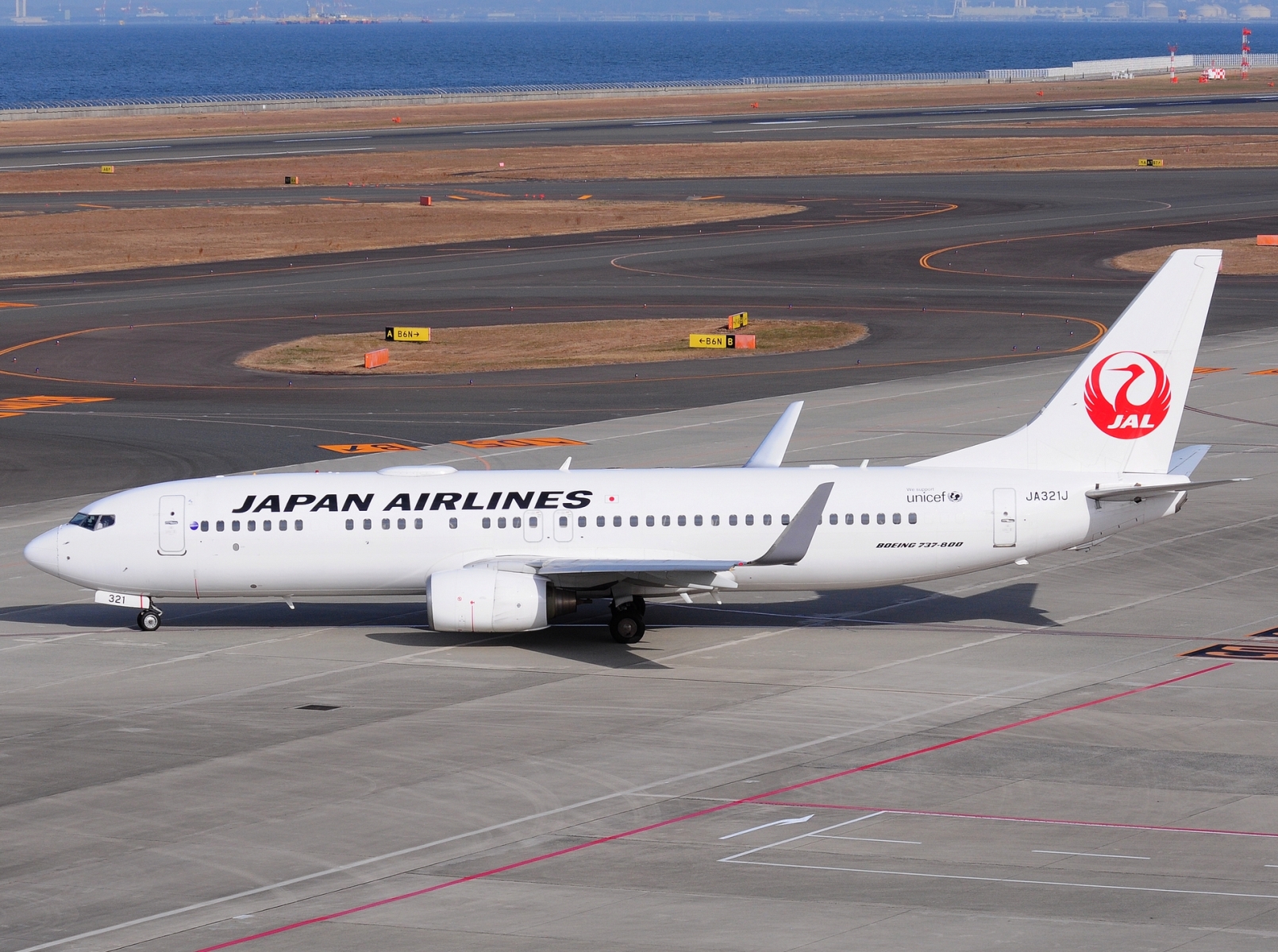 JA321J - 737-846(WL) - Japan Airlines - NGO - 18-03-2025b