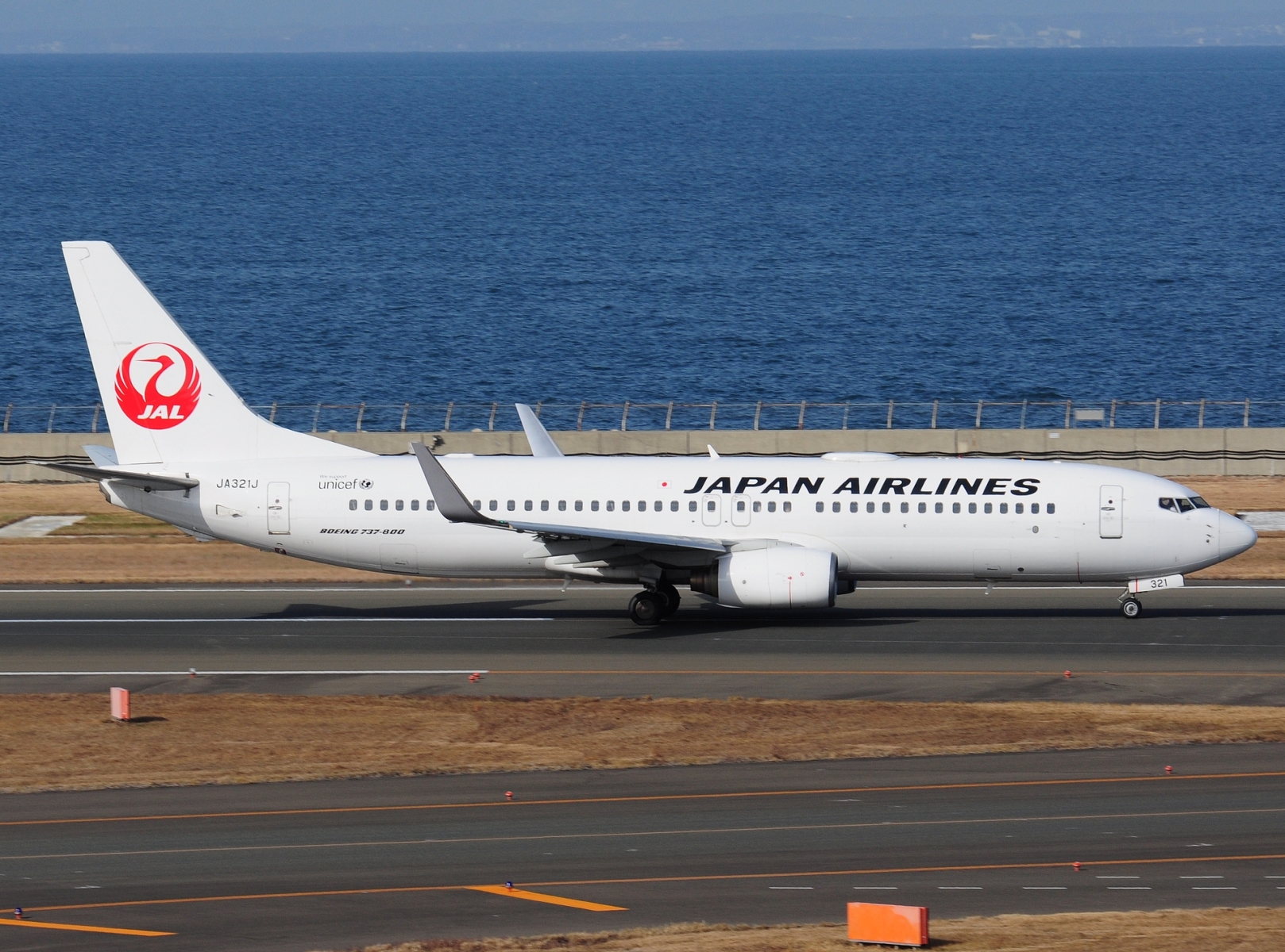 JA321J - 737-846(WL) - Japan Airlines - NGO - 18-03-2025c