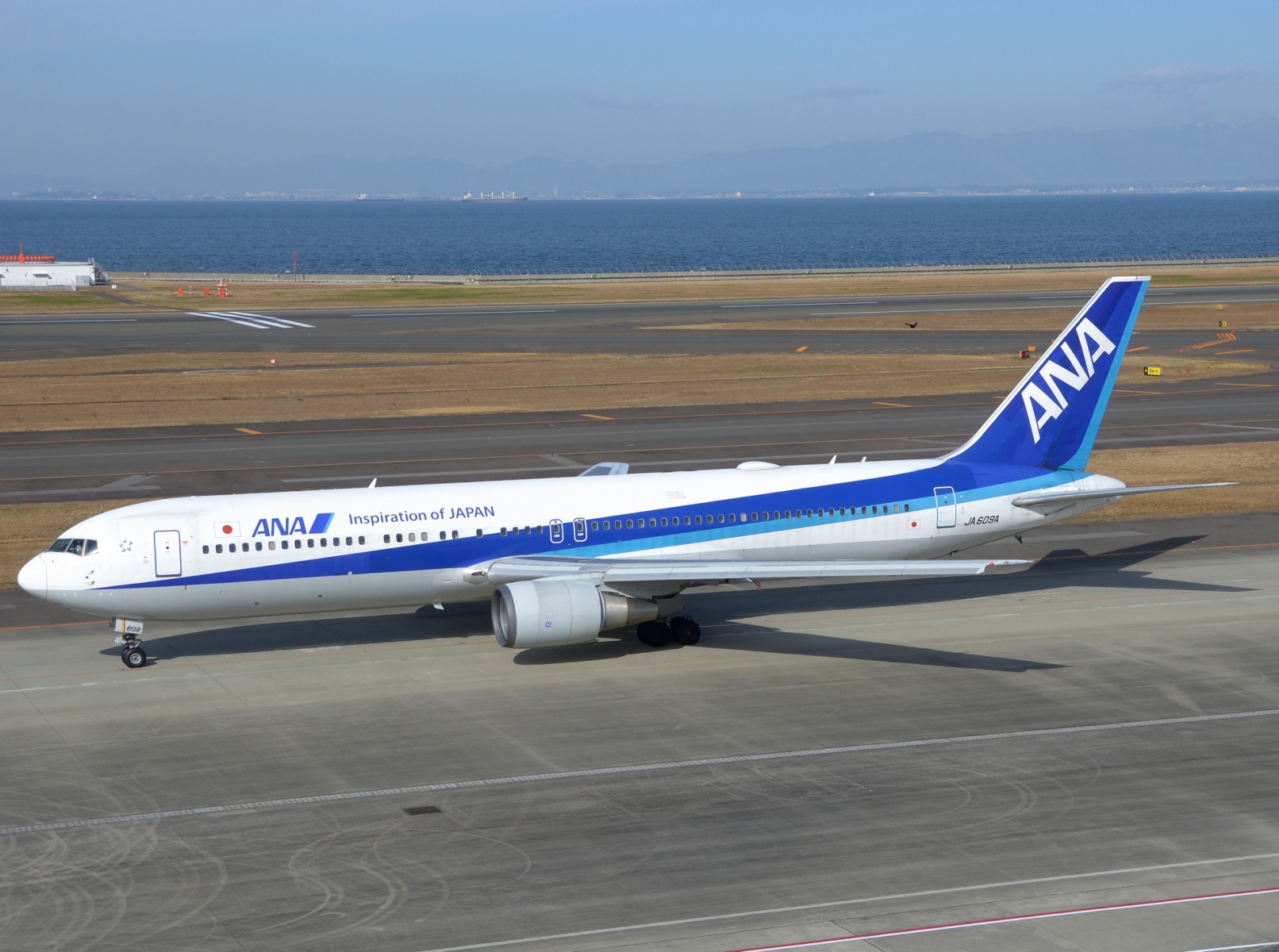 JA615A - 767-381(ER) - ANA All Nippon Airways - NGO - 18-03-2025b