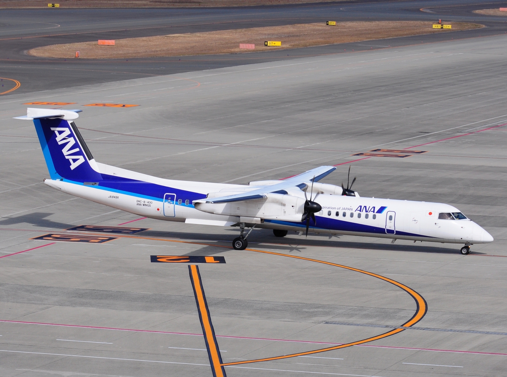 JA846A - DHC-8-402 - ANA Wings - NGO - 18-03-2025