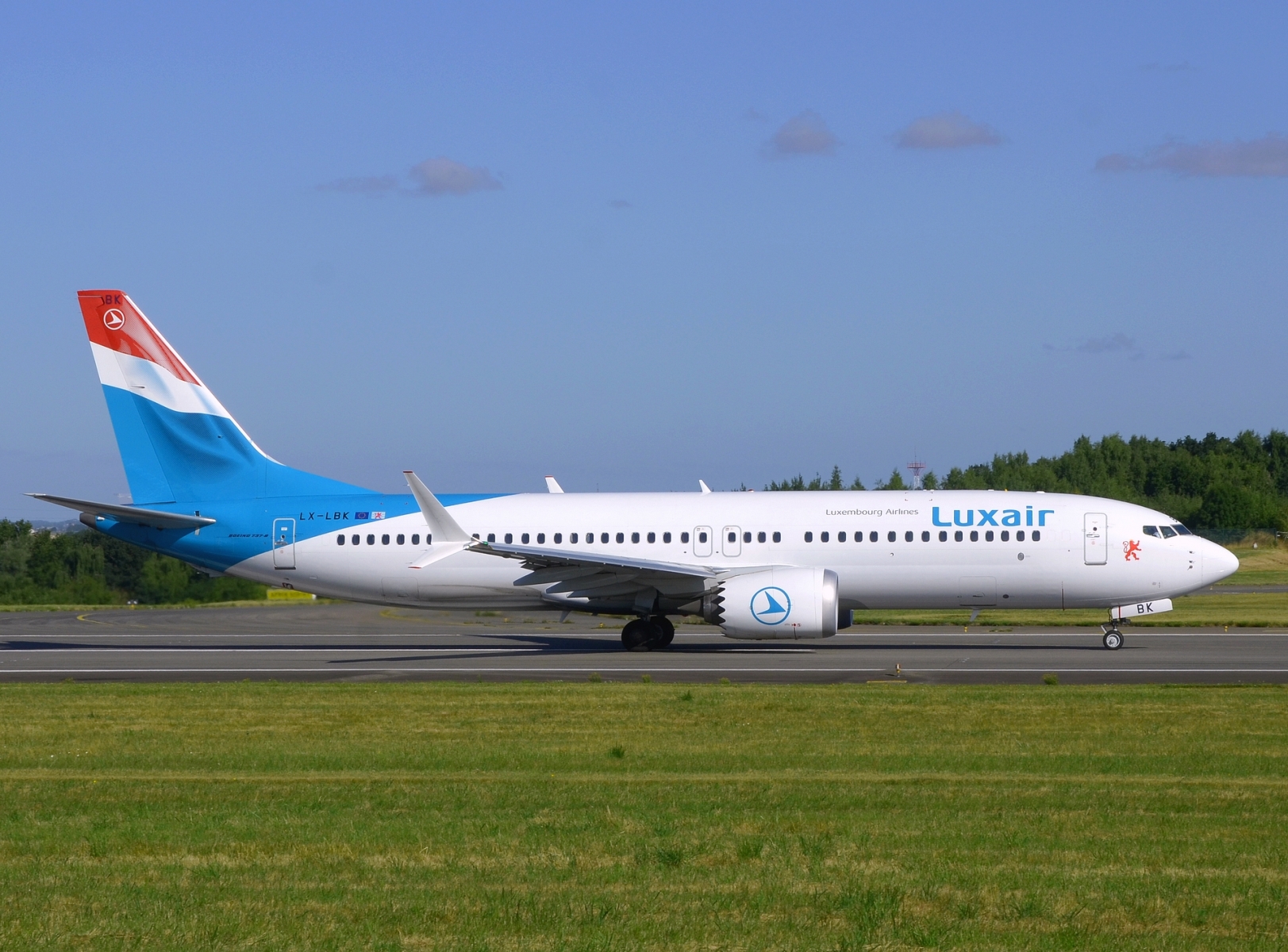 LX-LBK - 737-8 MAX - Luxair - LGG - 03-07-2025b