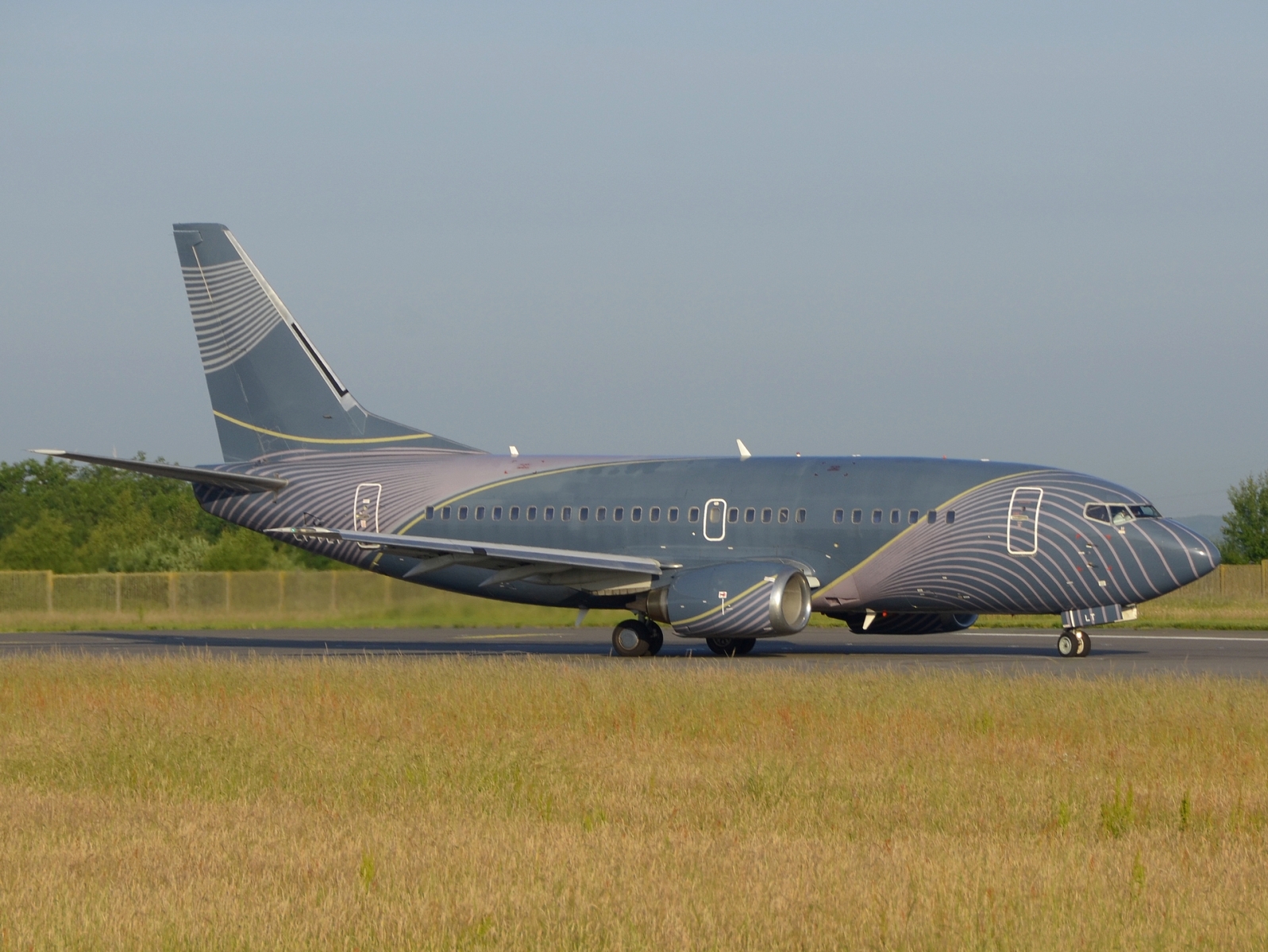 LY-FLT - 737-522 - KlasJet - LGG - 12-06-2025